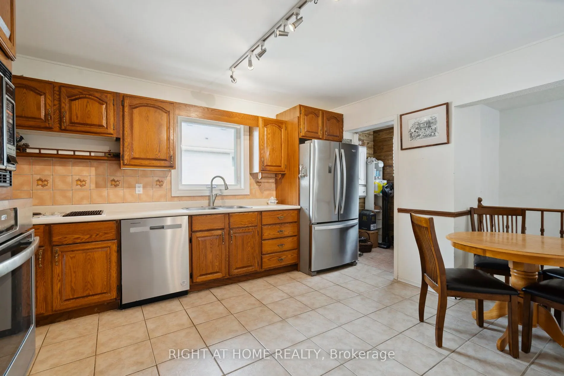 51 Frederick Street S
