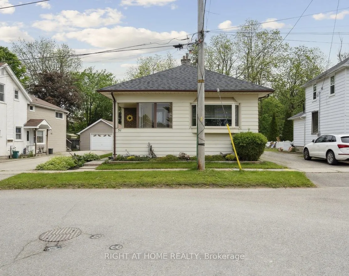 51 Frederick Street S