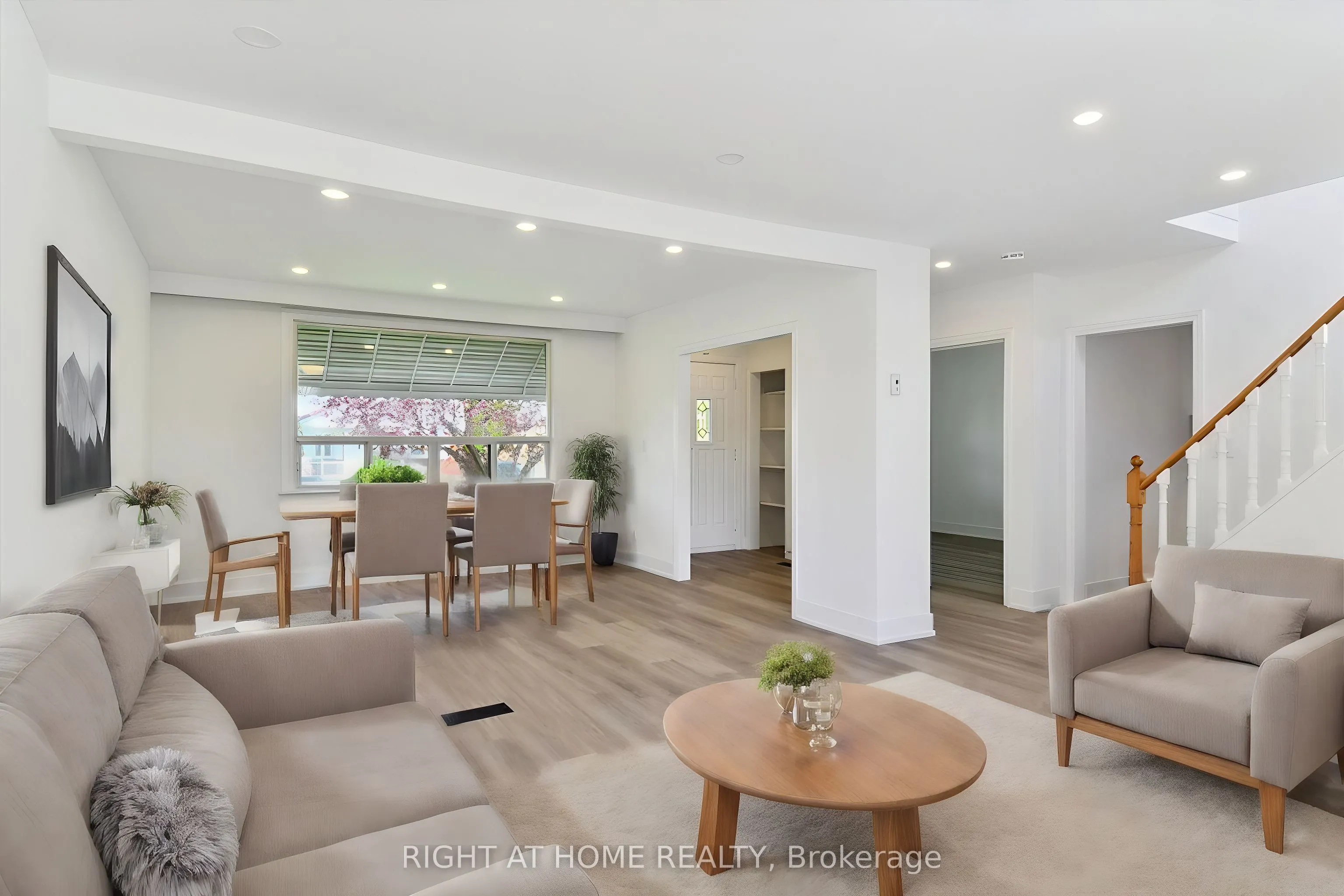 35 Ingleside Drive, #Upper