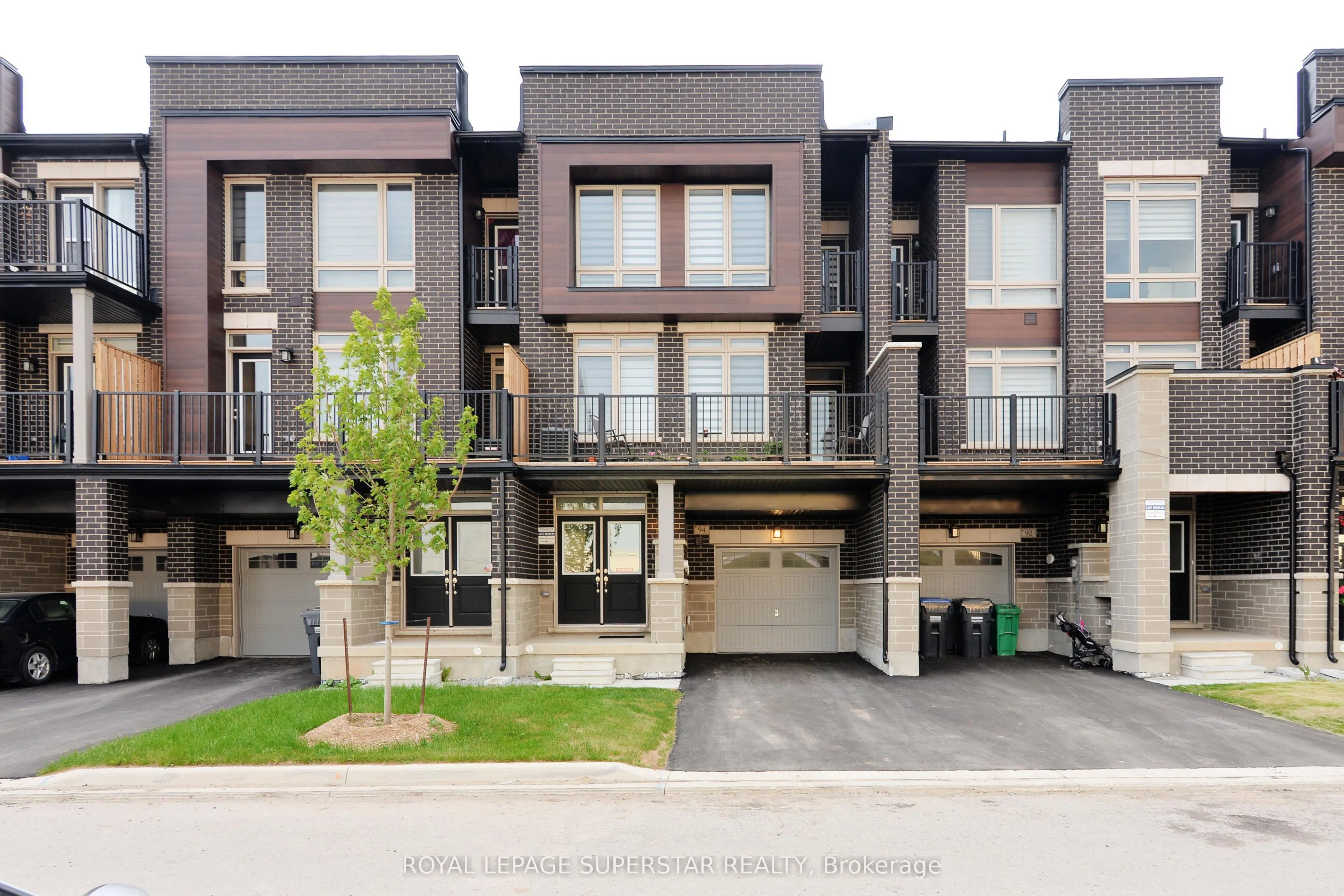 94 Donald Ficht Crescent