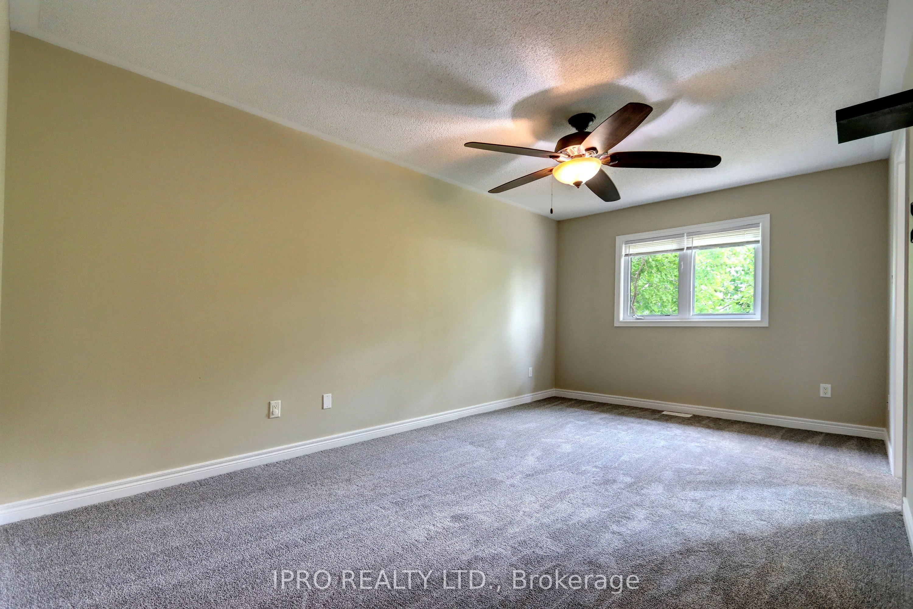 42 Mowat Crescent
