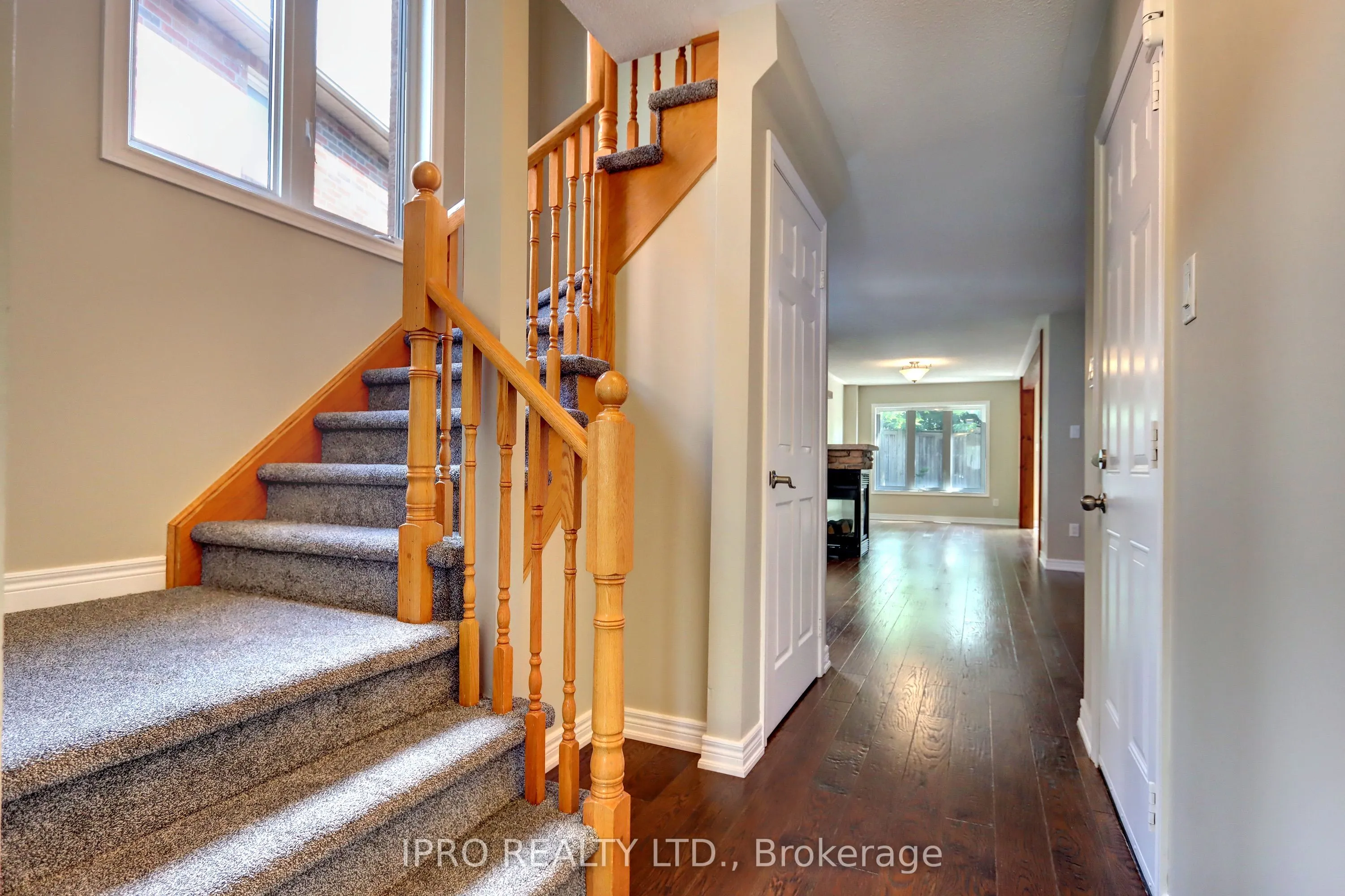42 Mowat Crescent