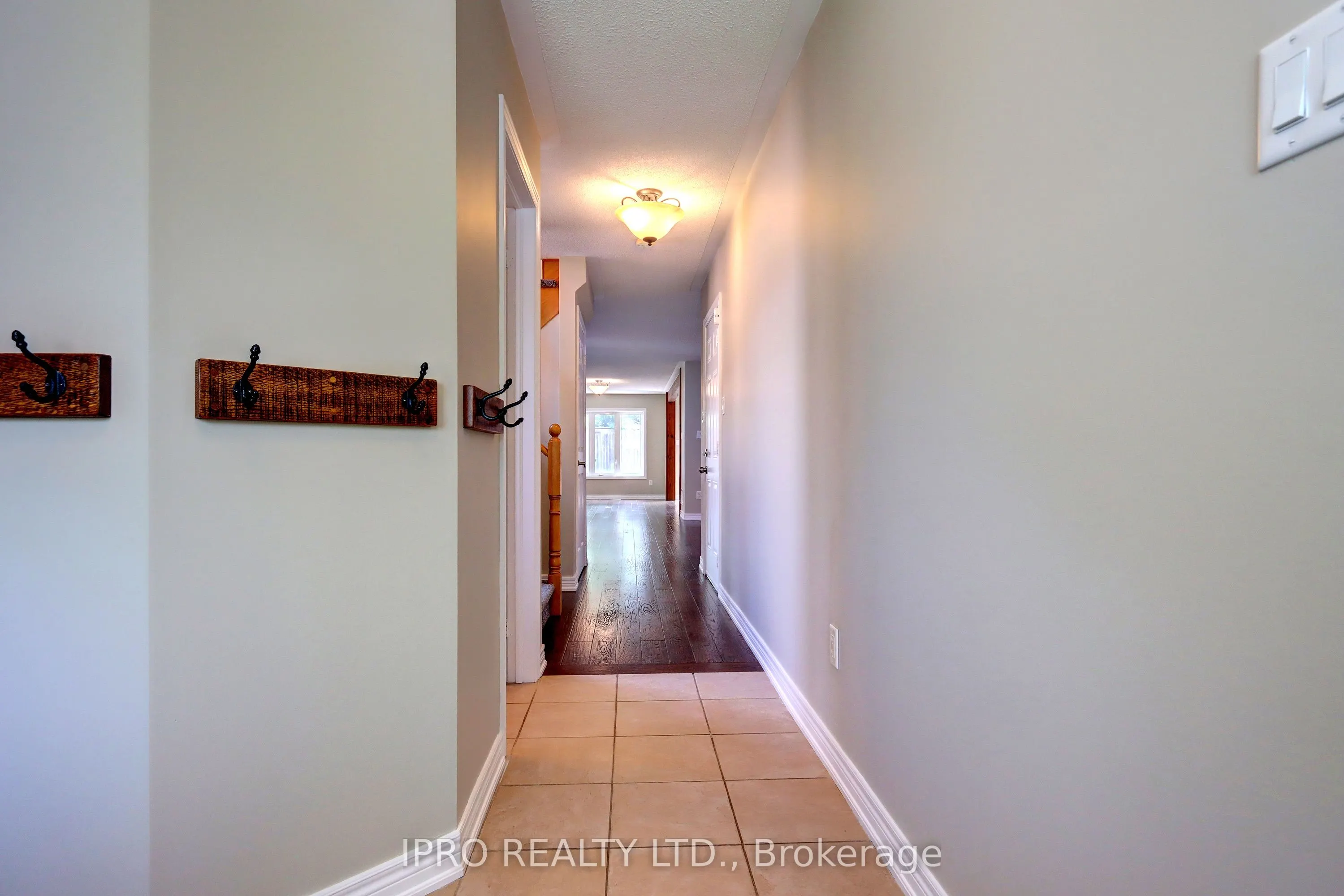 42 Mowat Crescent