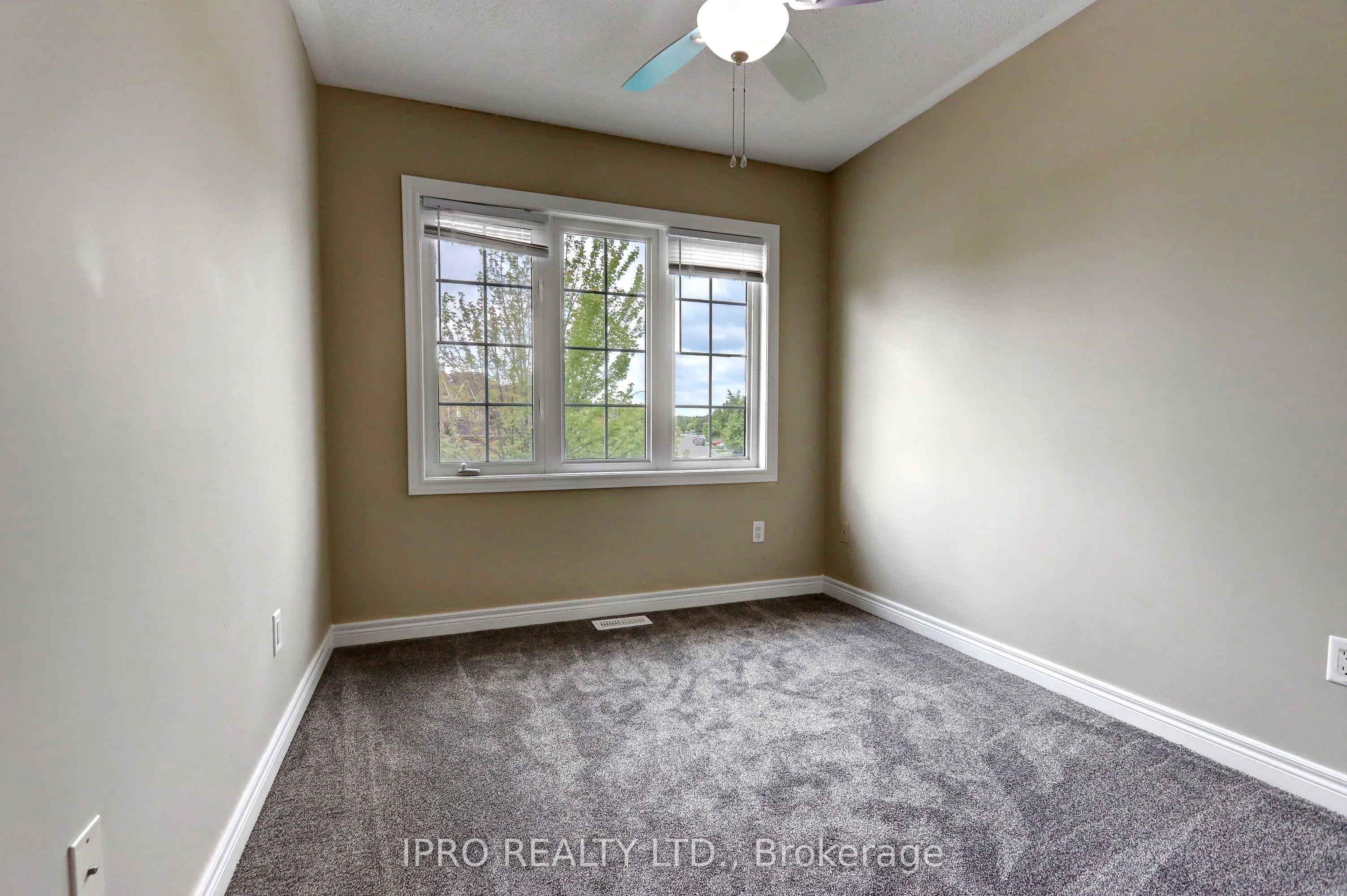 42 Mowat Crescent