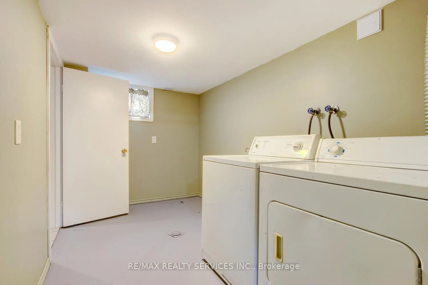 29 Woodward Avenue