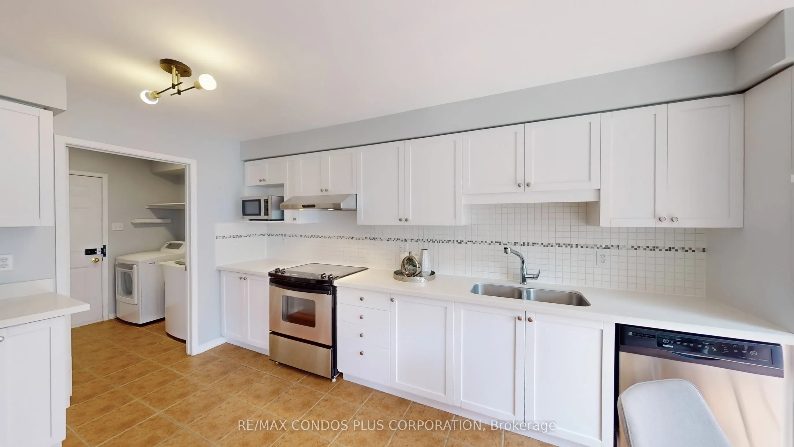 1290 Heritage Way, #42