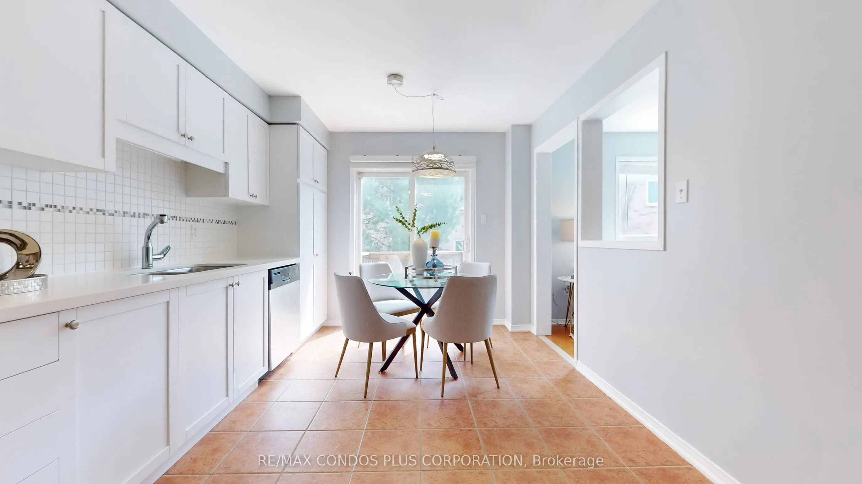 1290 Heritage Way, #42