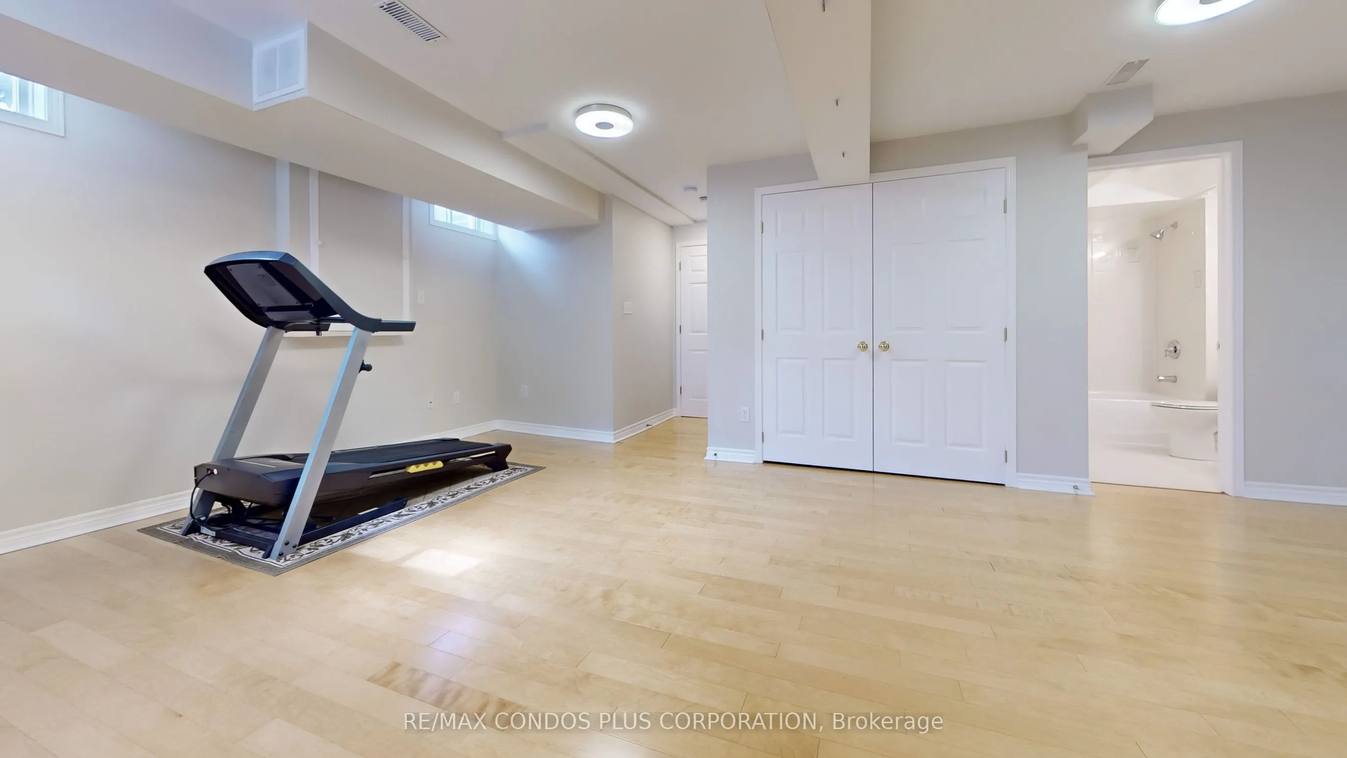 1290 Heritage Way, #42