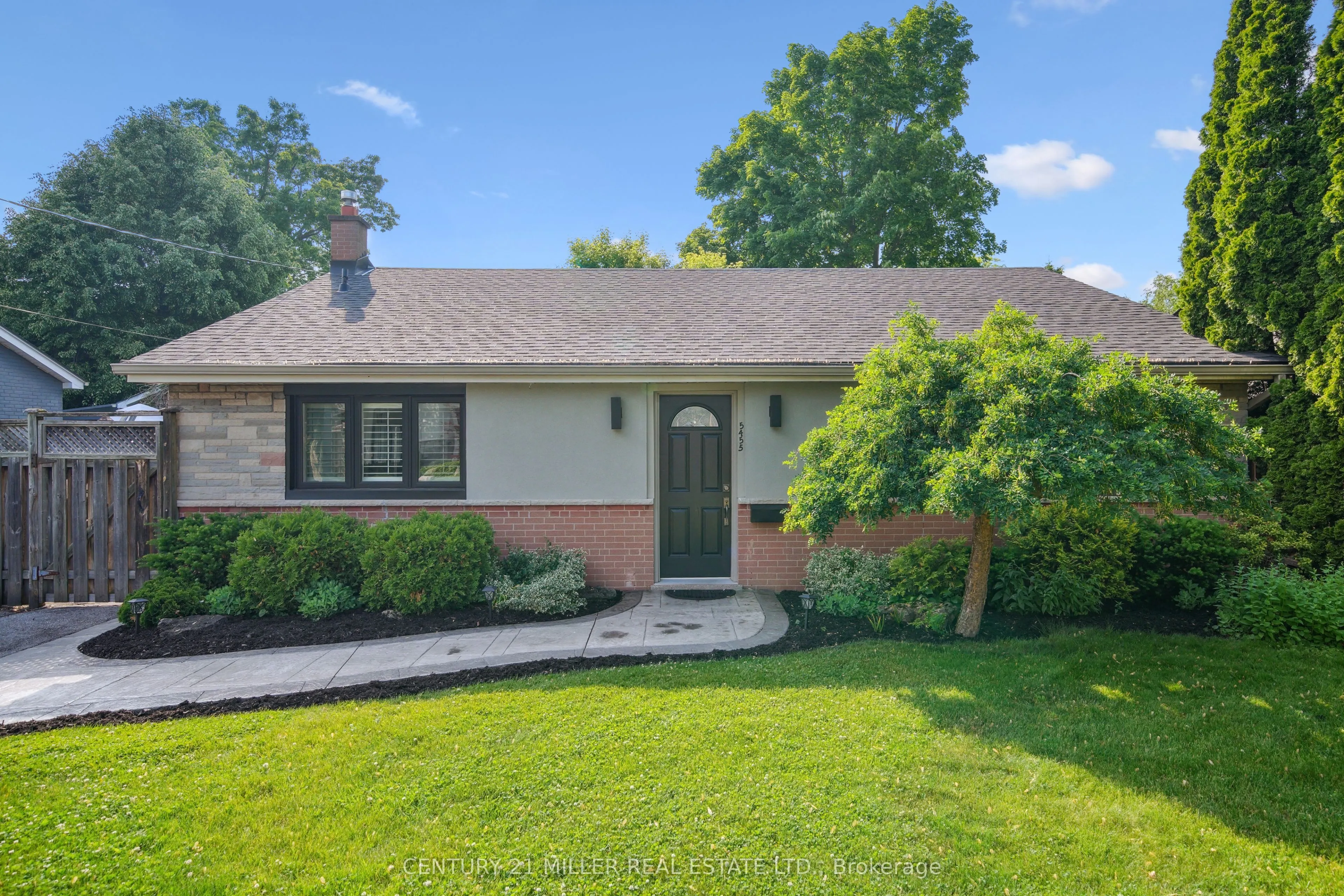 5455 Randolph Crescent