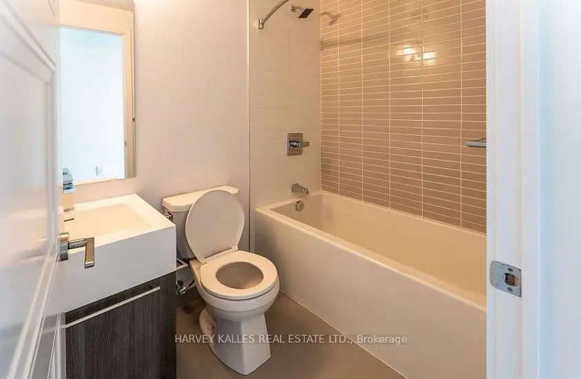 25 Neighbourhood Lane, #714