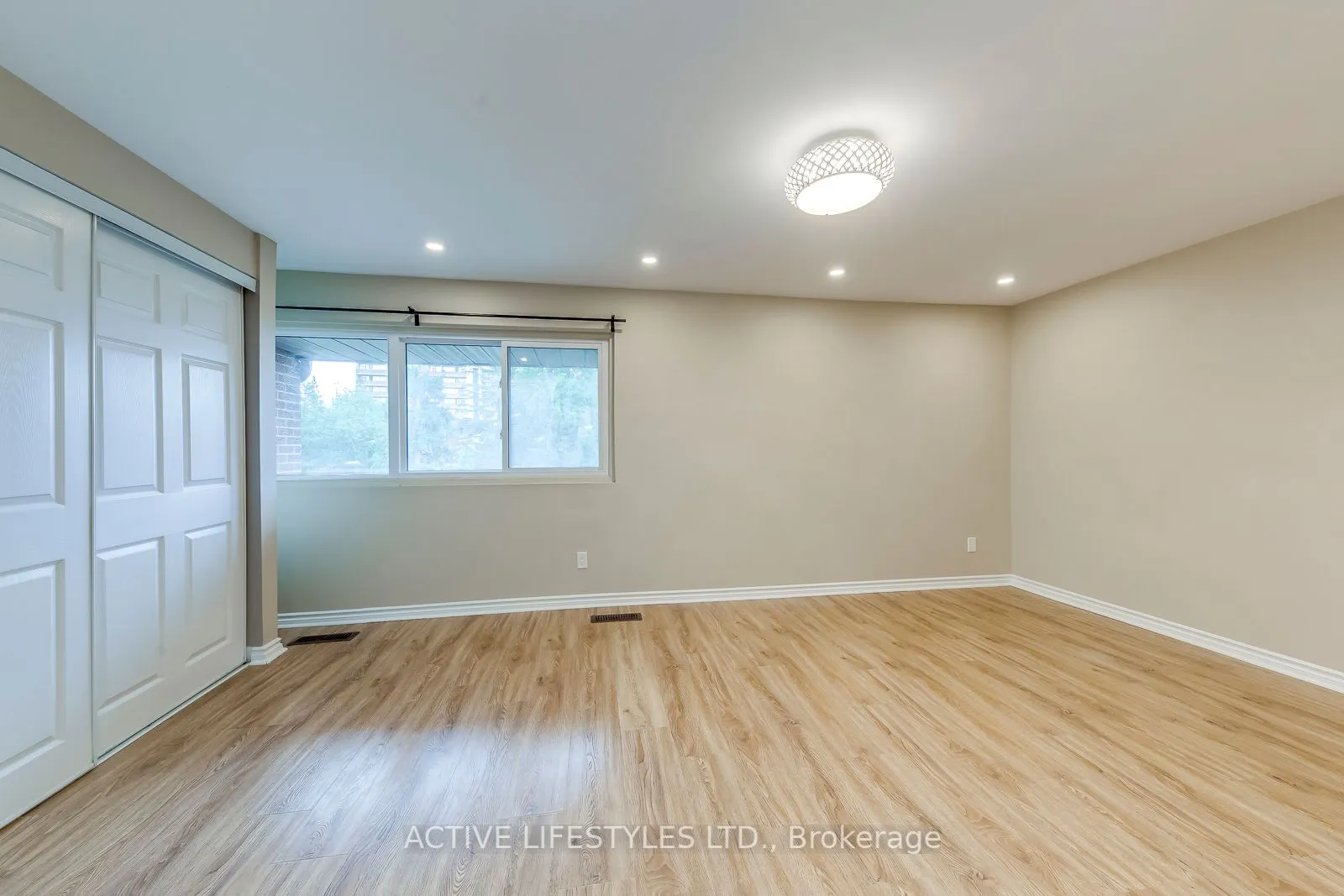 2301 Derry Road W, #29