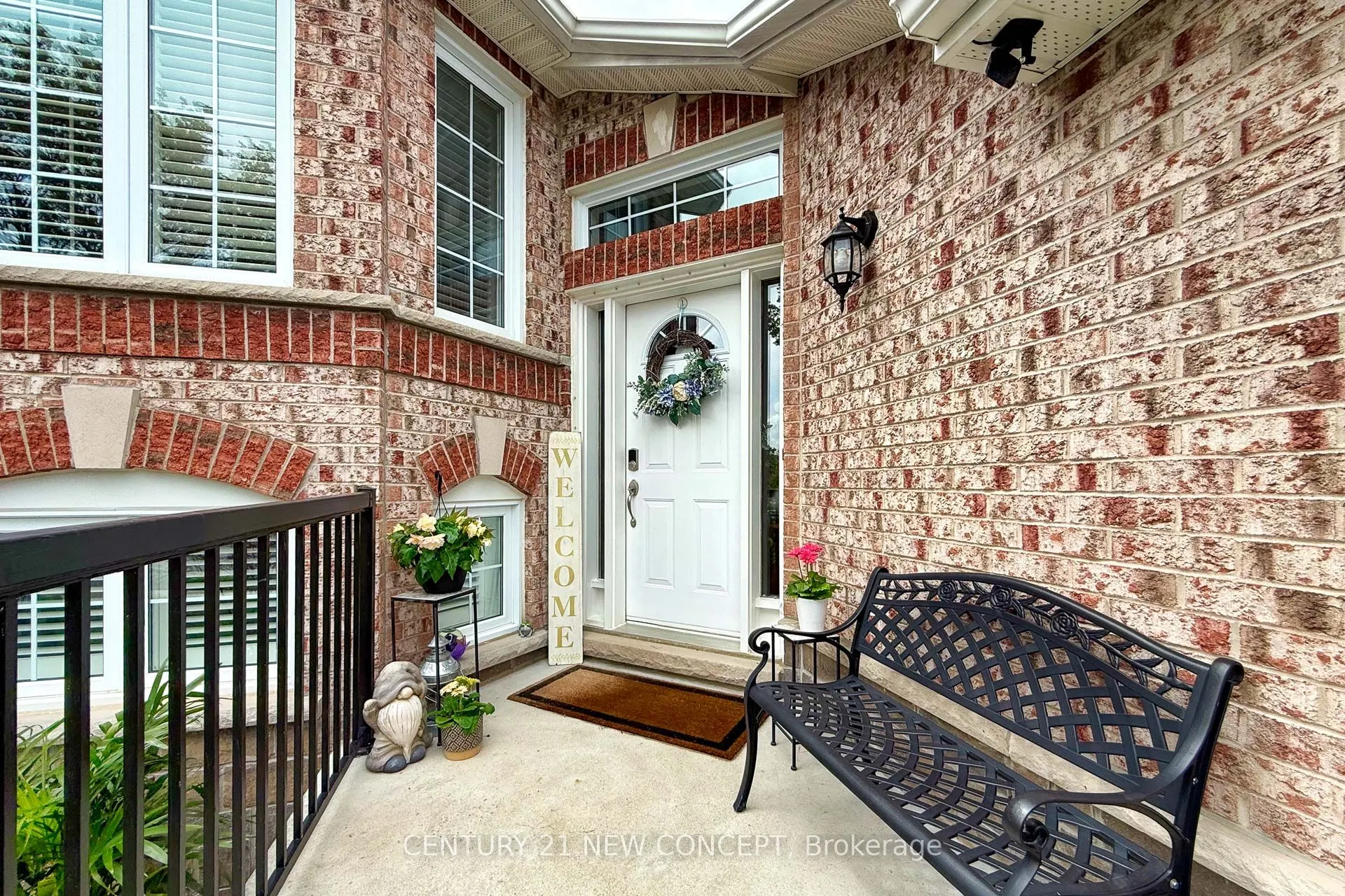 32 Strawberry Hill Crt