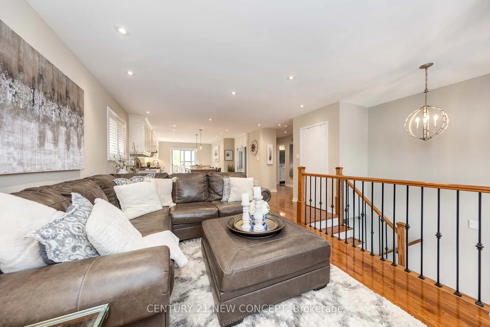 32 Strawberry Hill Crt