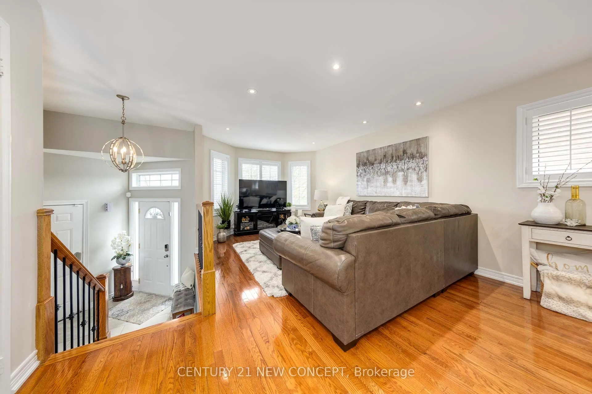32 Strawberry Hill Crt