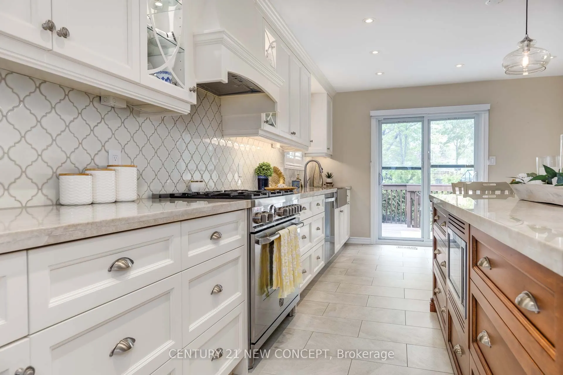 32 Strawberry Hill Crt