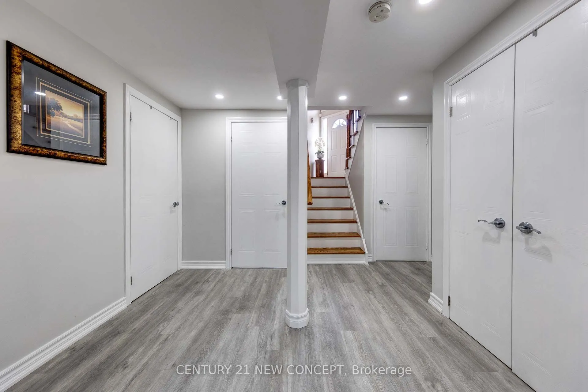 32 Strawberry Hill Crt