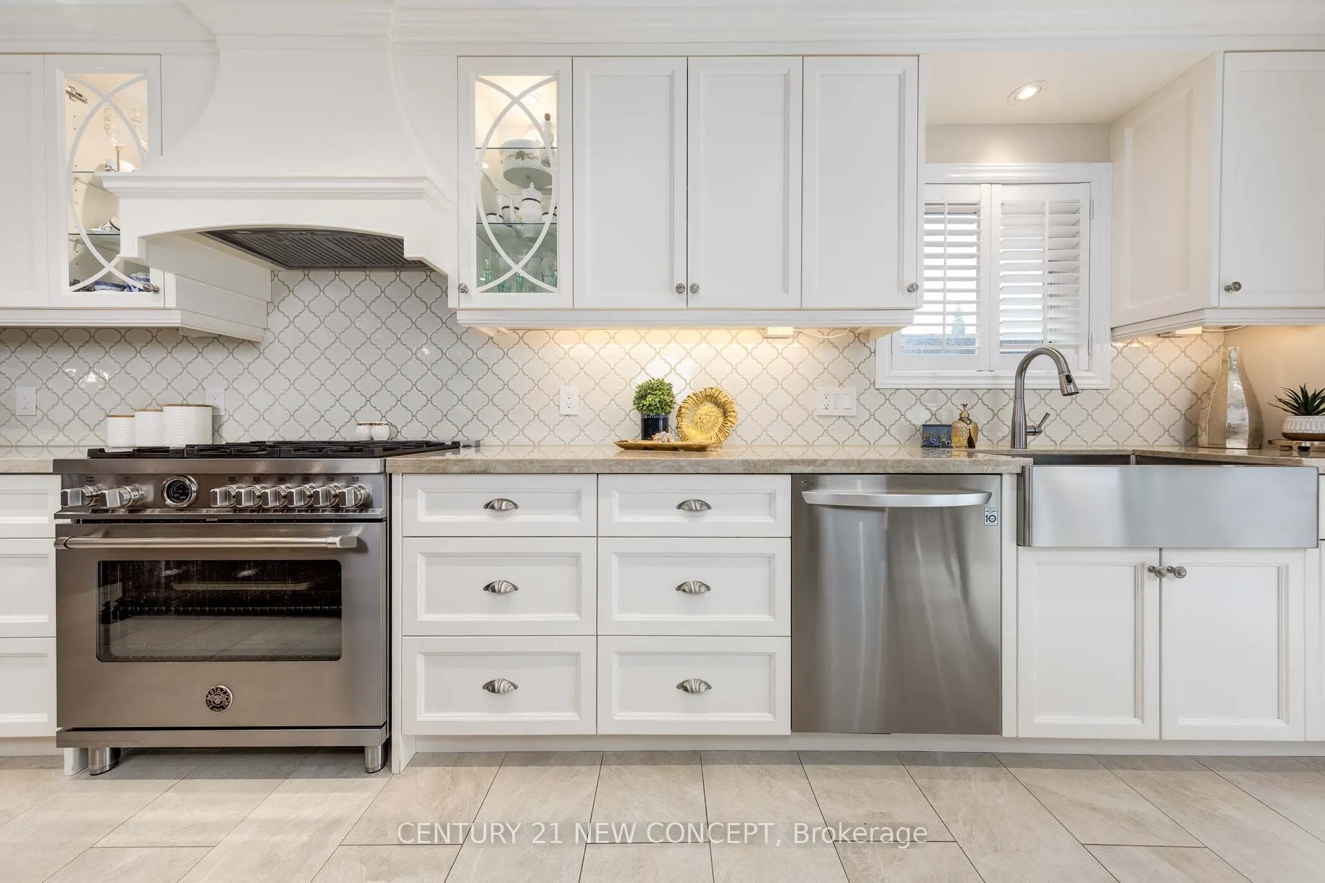 32 Strawberry Hill Crt