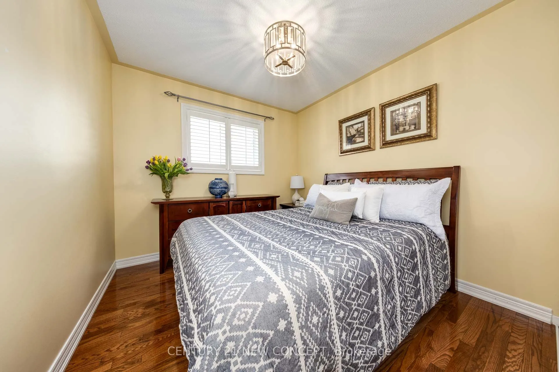 32 Strawberry Hill Crt
