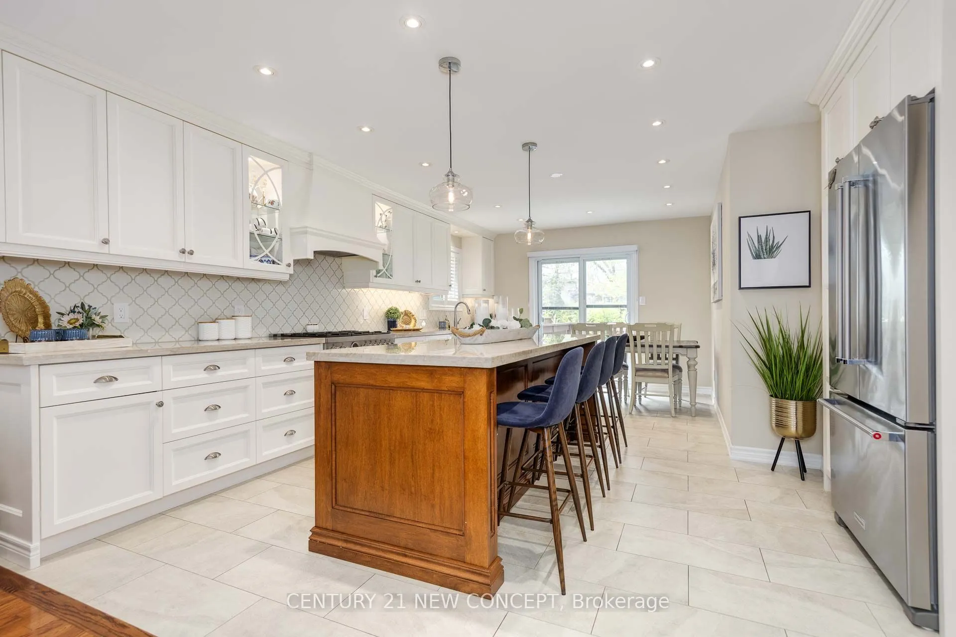 32 Strawberry Hill Crt