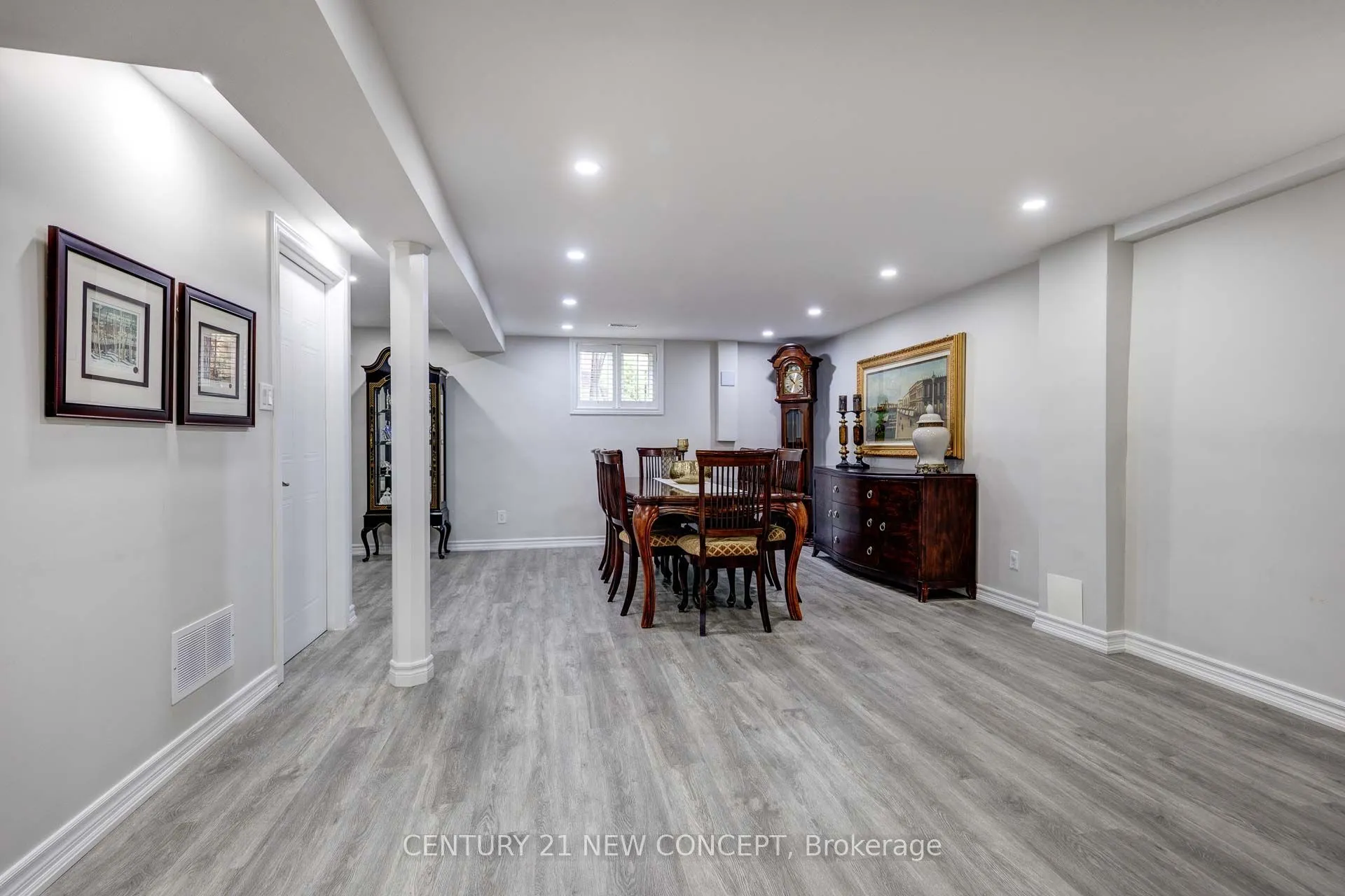 32 Strawberry Hill Crt