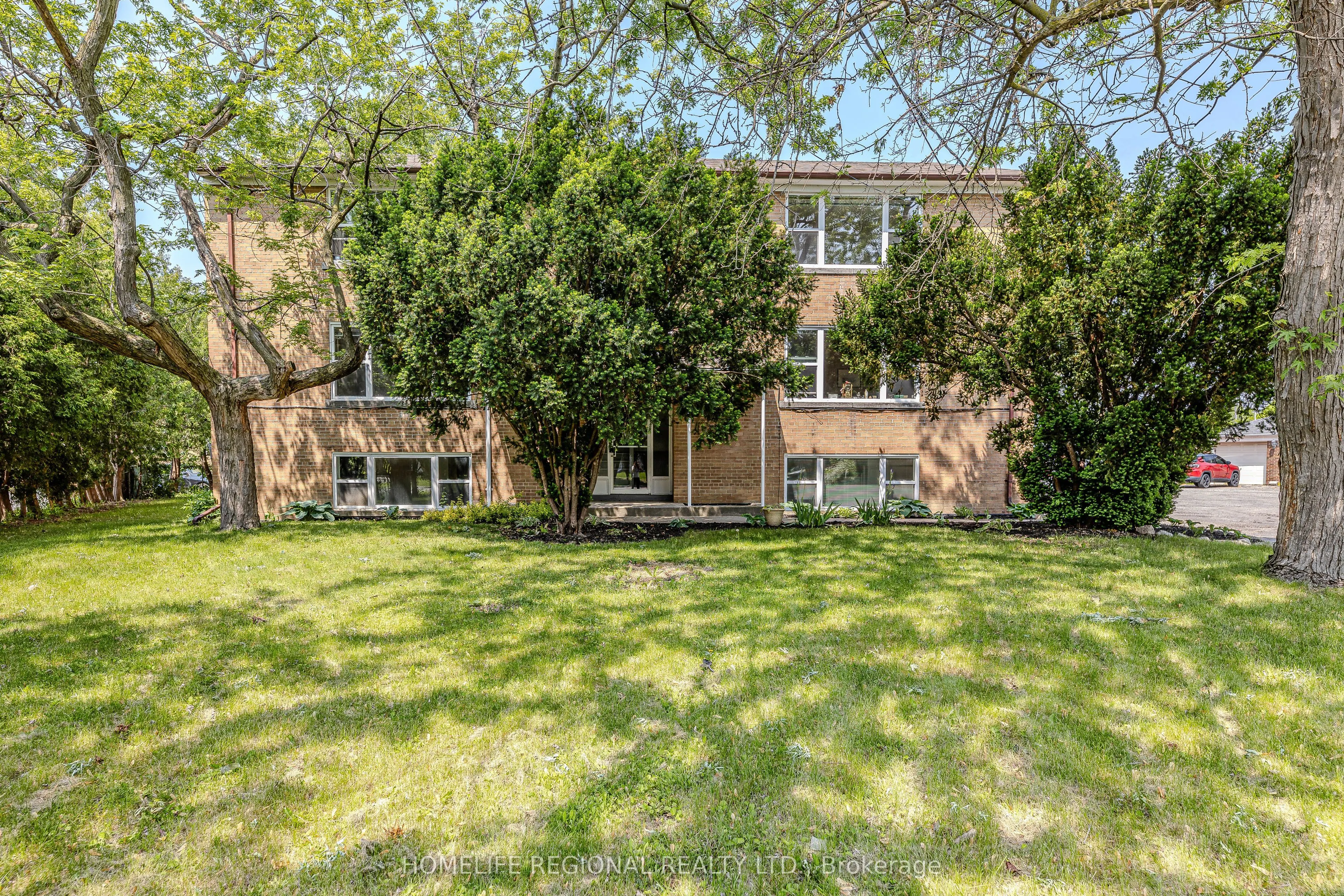 50 Cuffley Crescent N