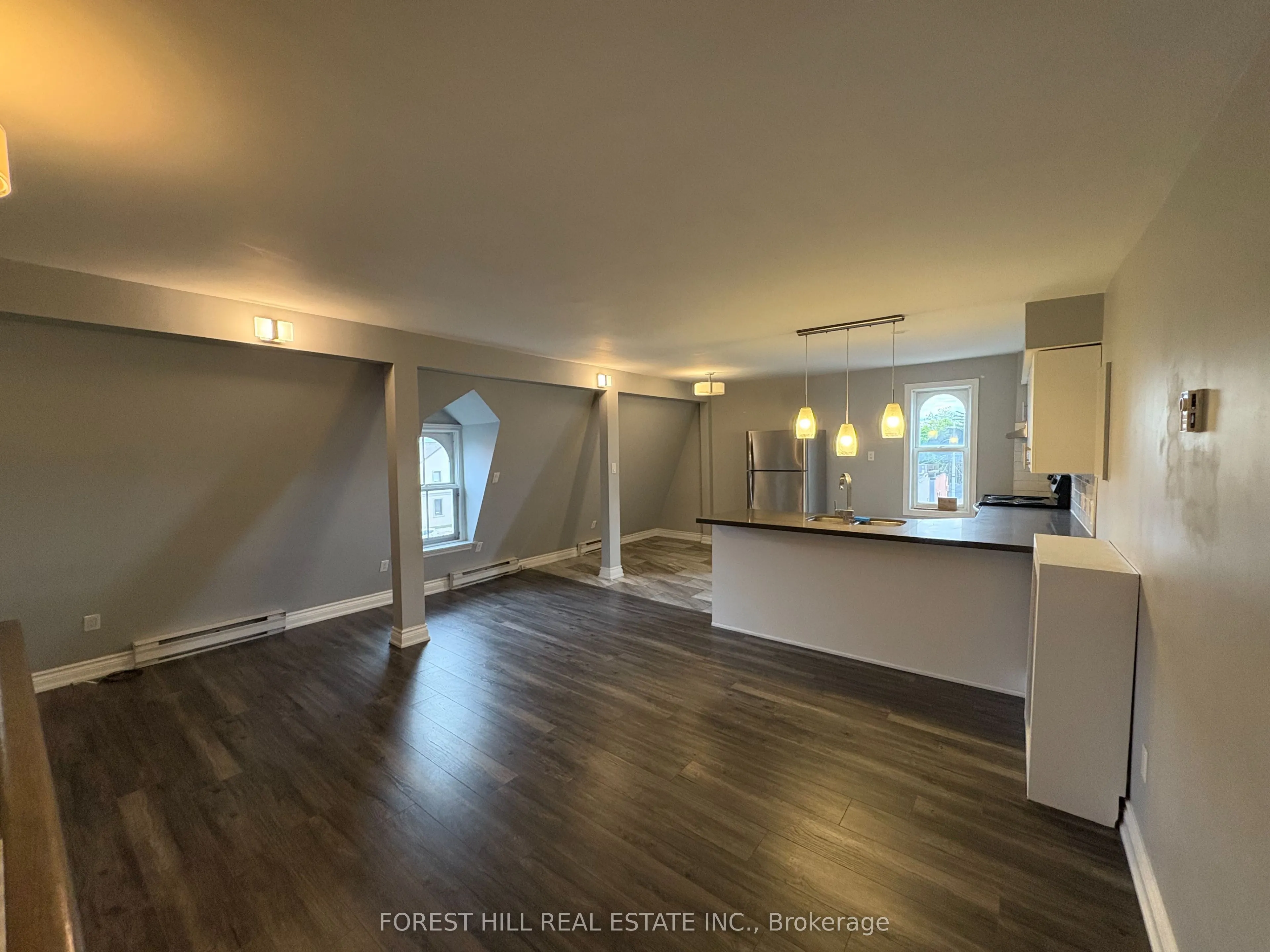 235 Queen Street S, #4