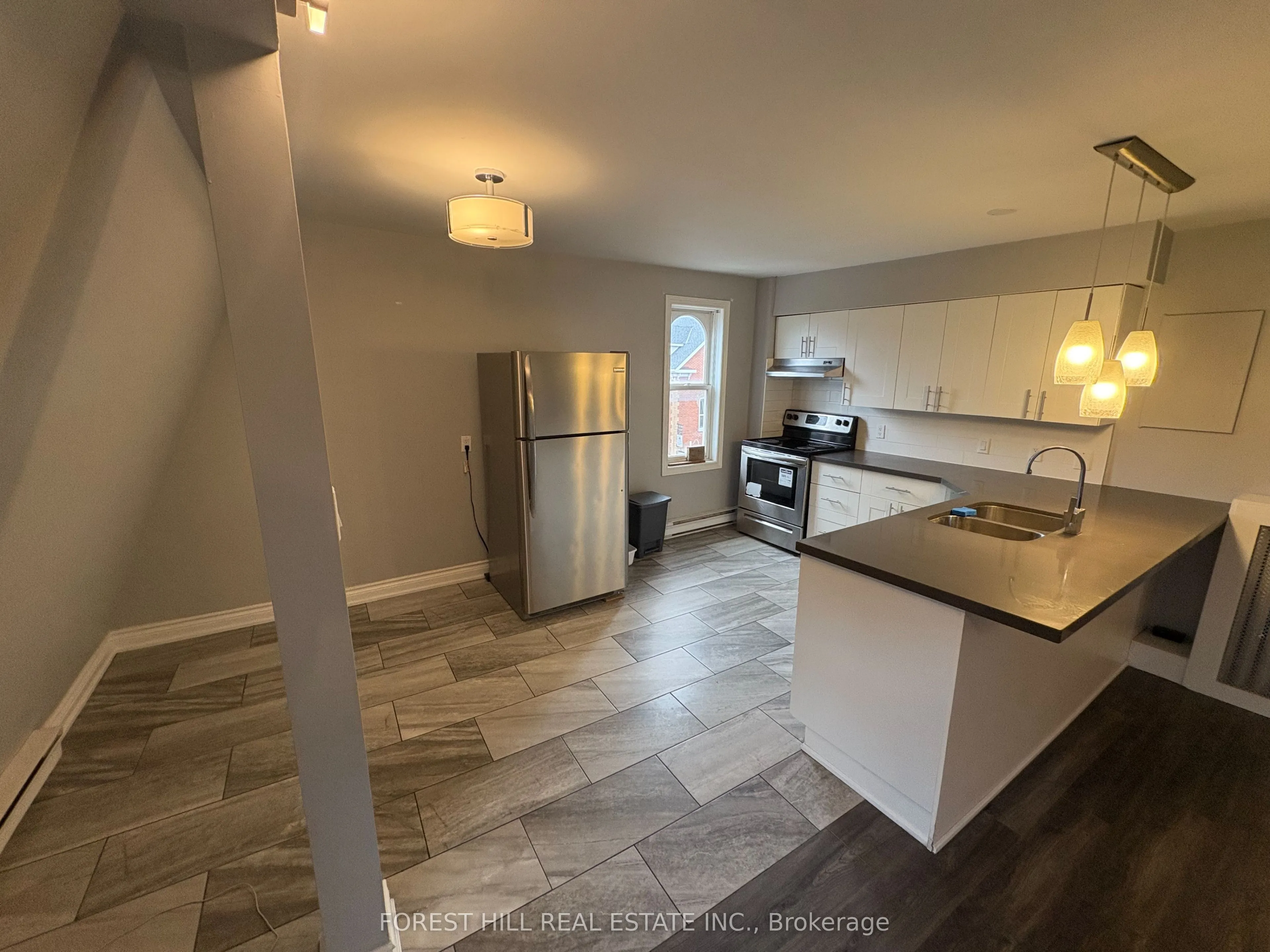 235 Queen Street S, #4