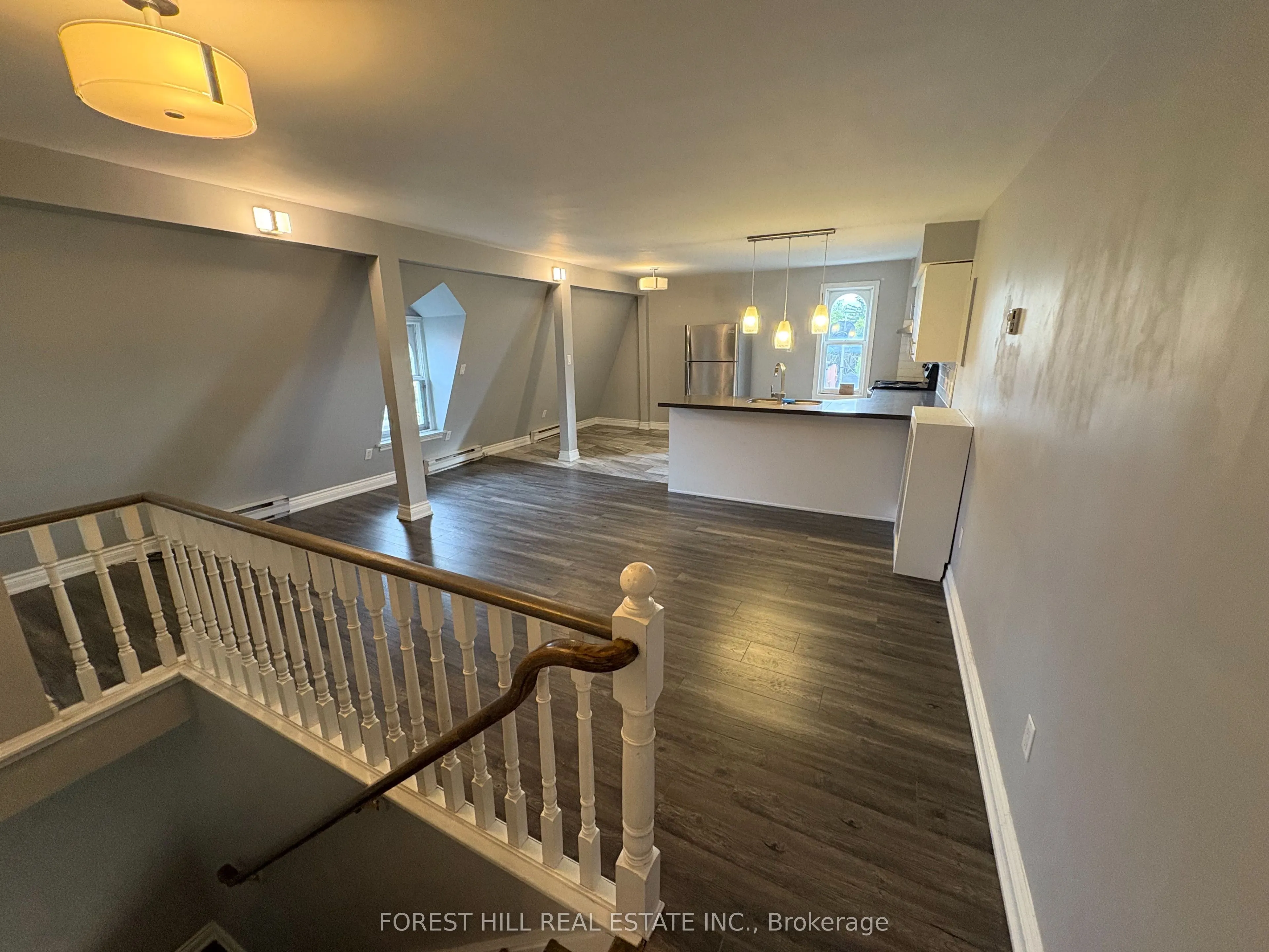 235 Queen Street S, #4