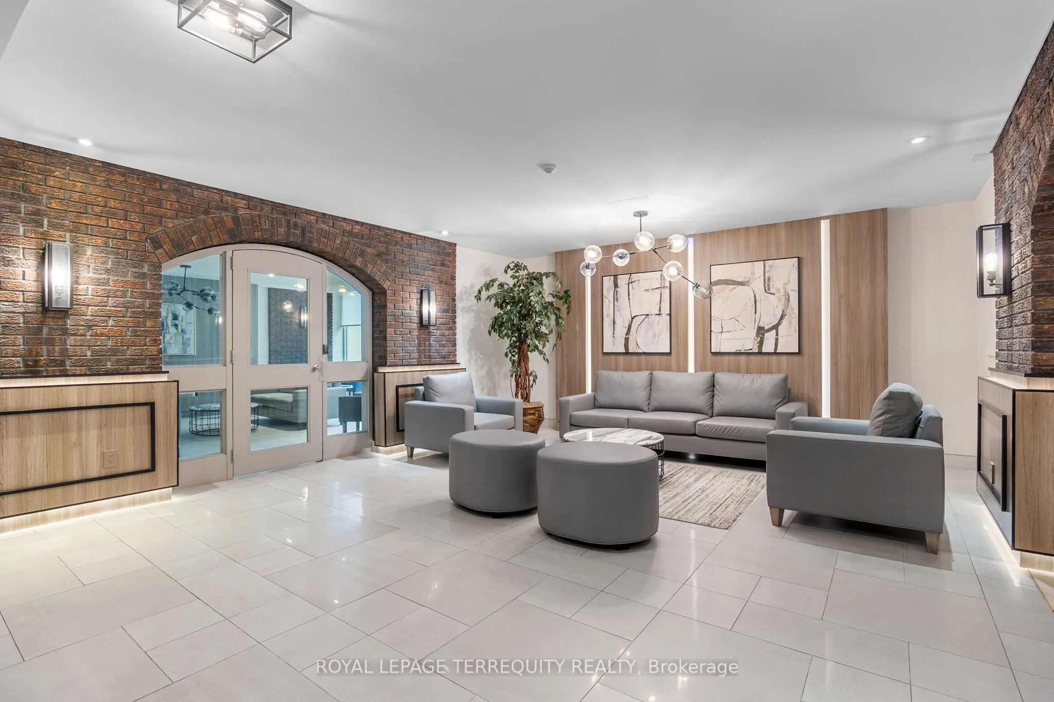 966 Inverhouse Drive, #1006