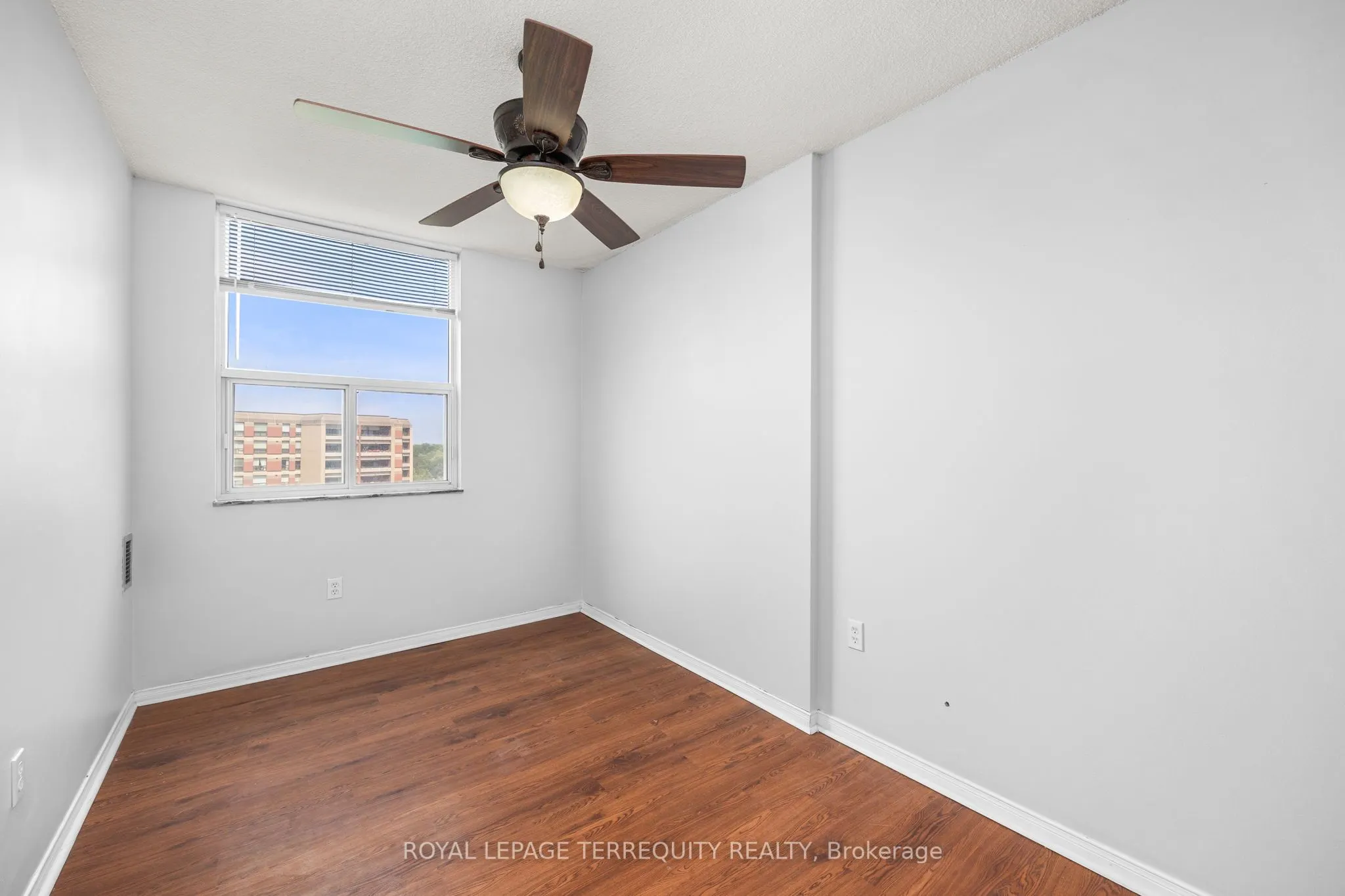 966 Inverhouse Drive, #1006