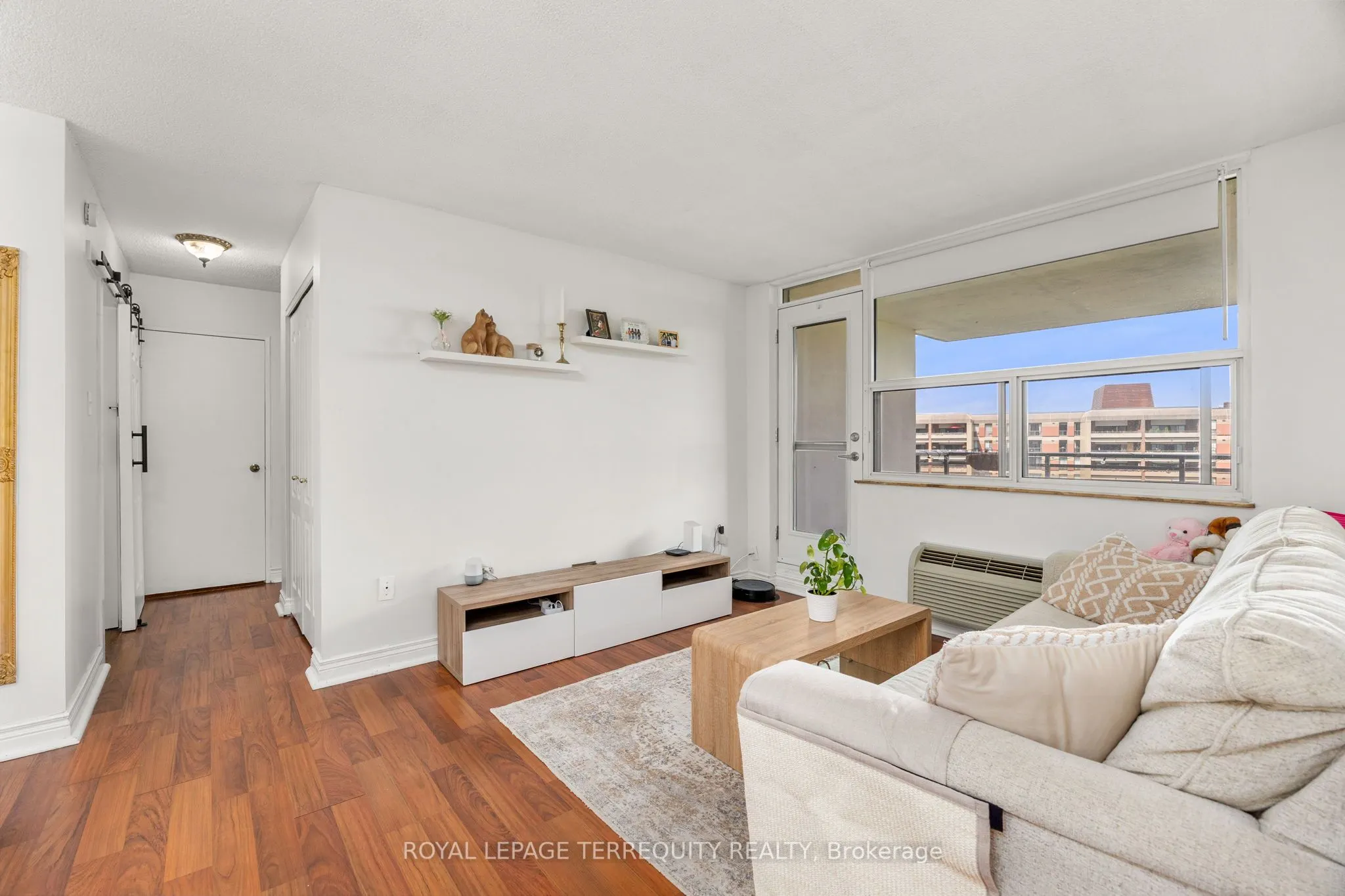 966 Inverhouse Drive, #1006