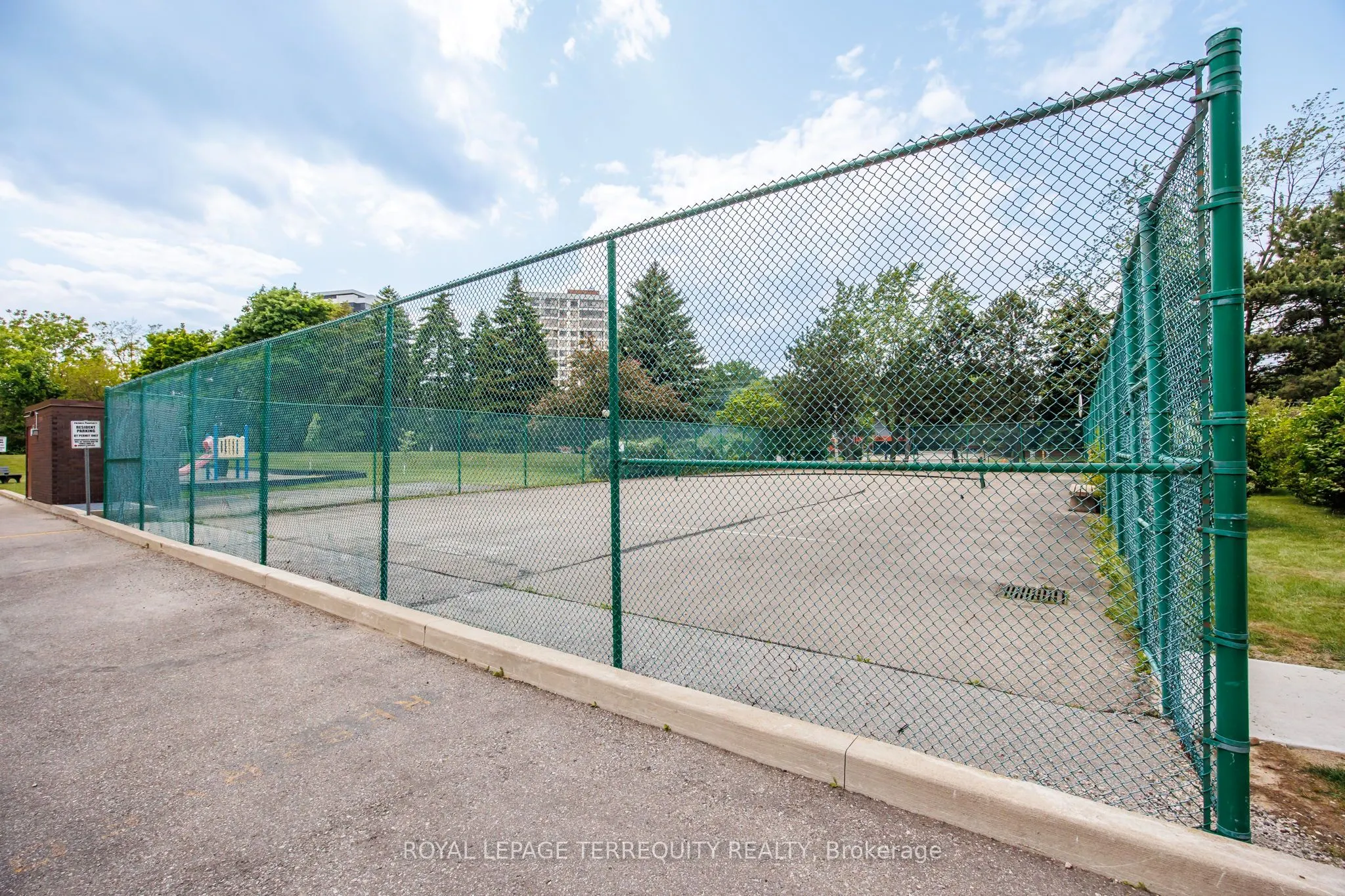 966 Inverhouse Drive, #1006