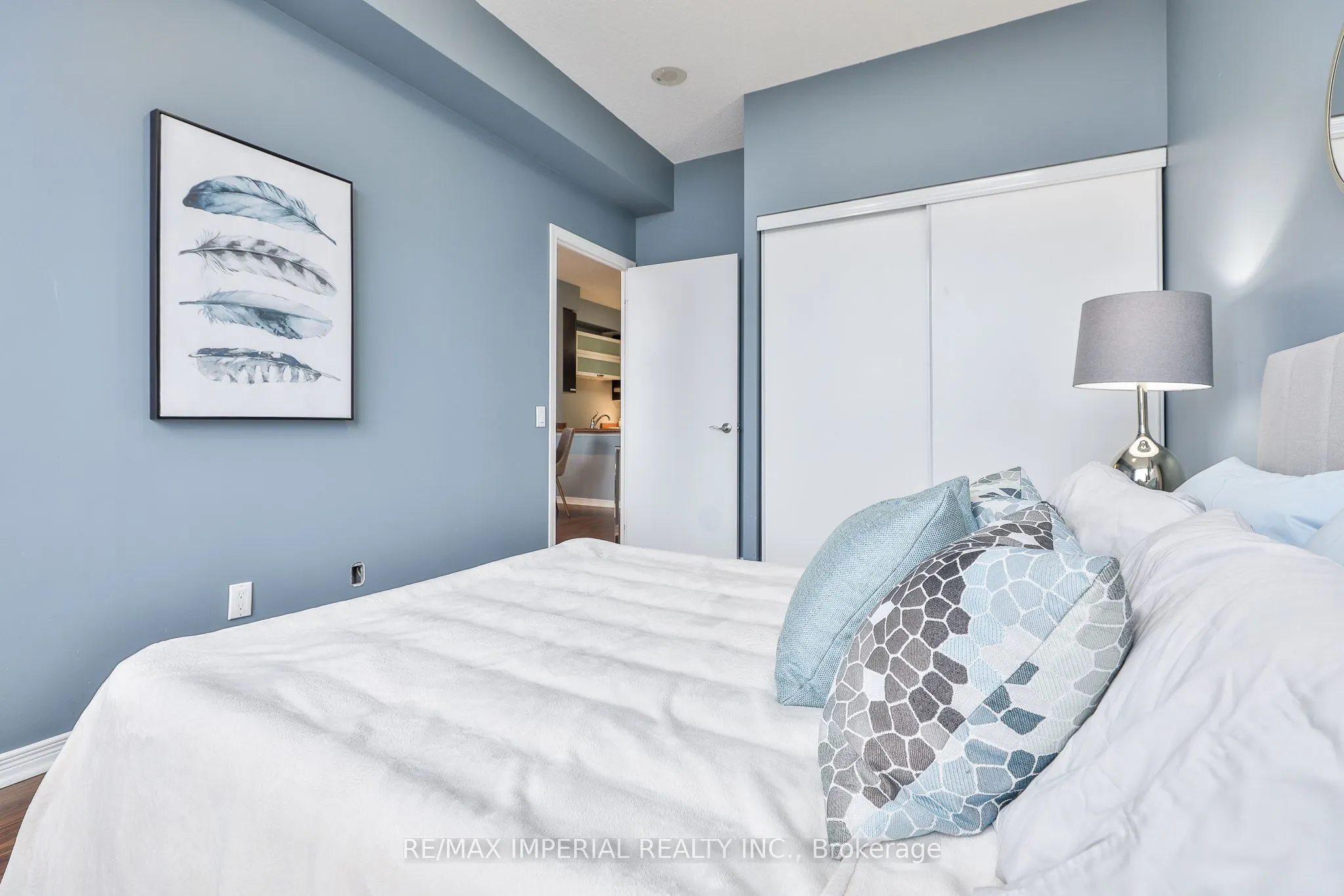 60 Heintzman Street, #2403