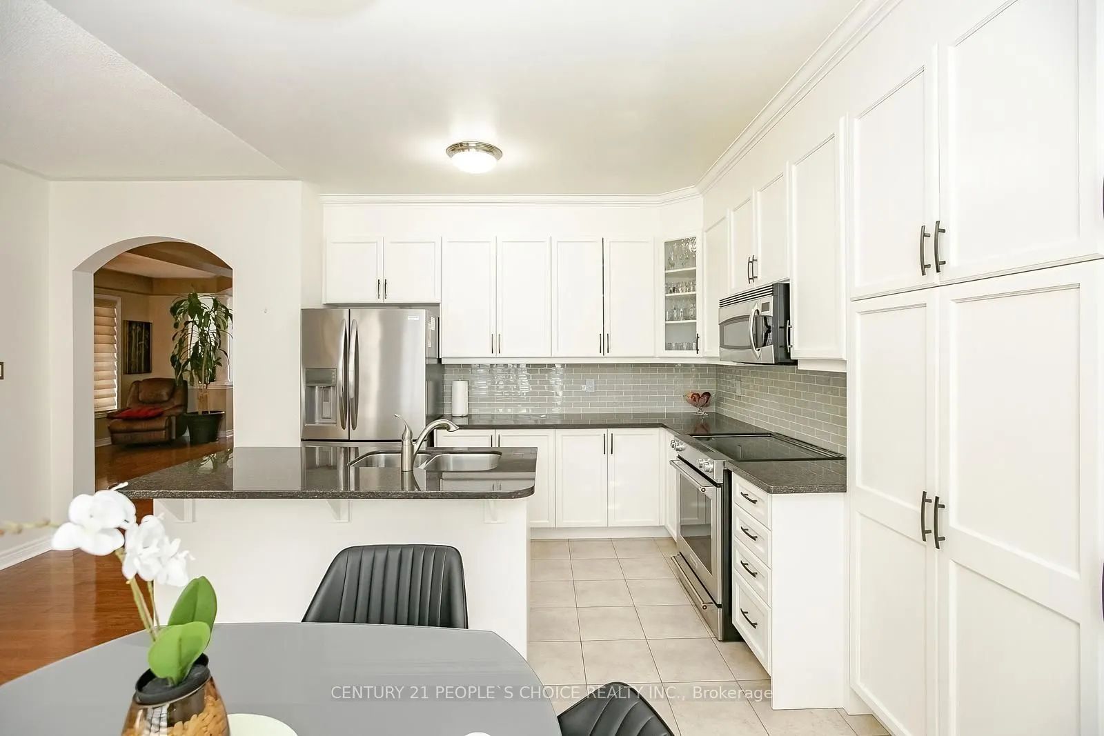 15 Fallharvest Avenue