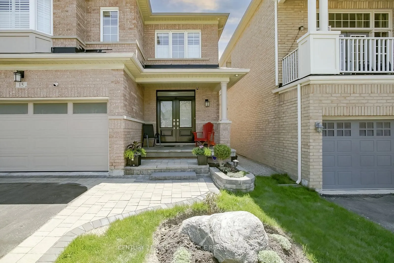 15 Fallharvest Avenue