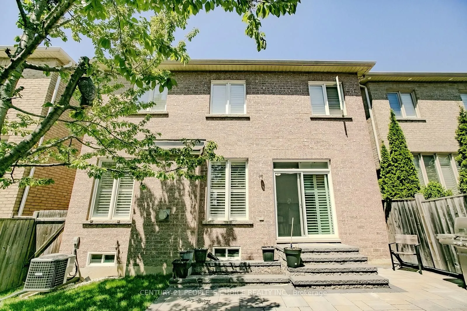 15 Fallharvest Avenue