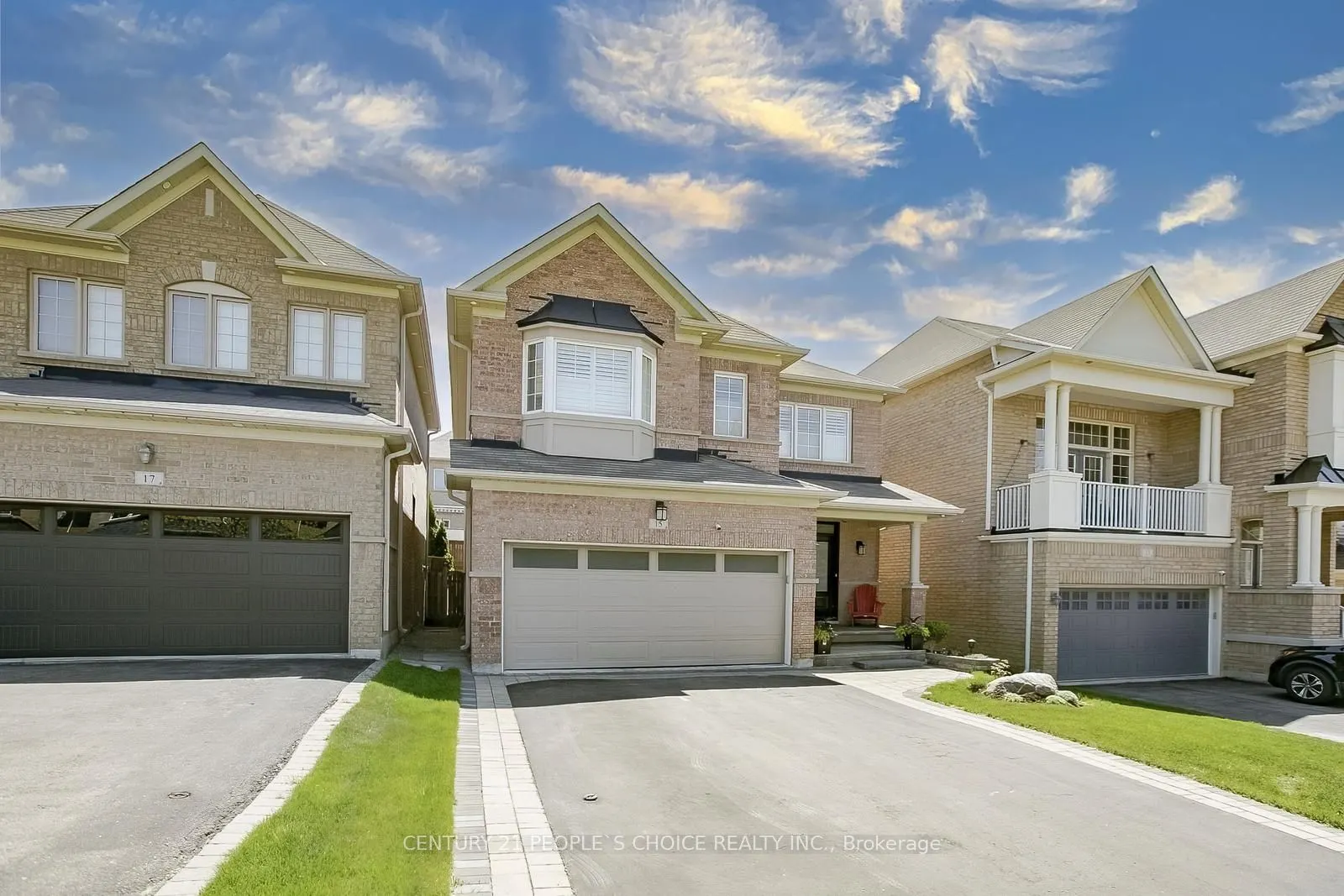 15 Fallharvest Avenue