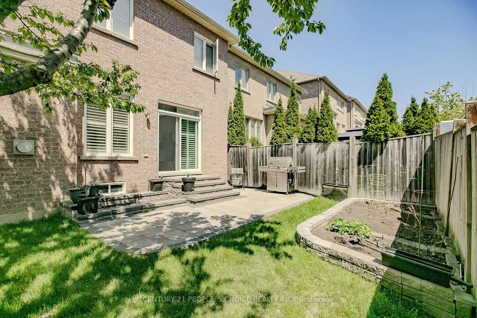 15 Fallharvest Avenue