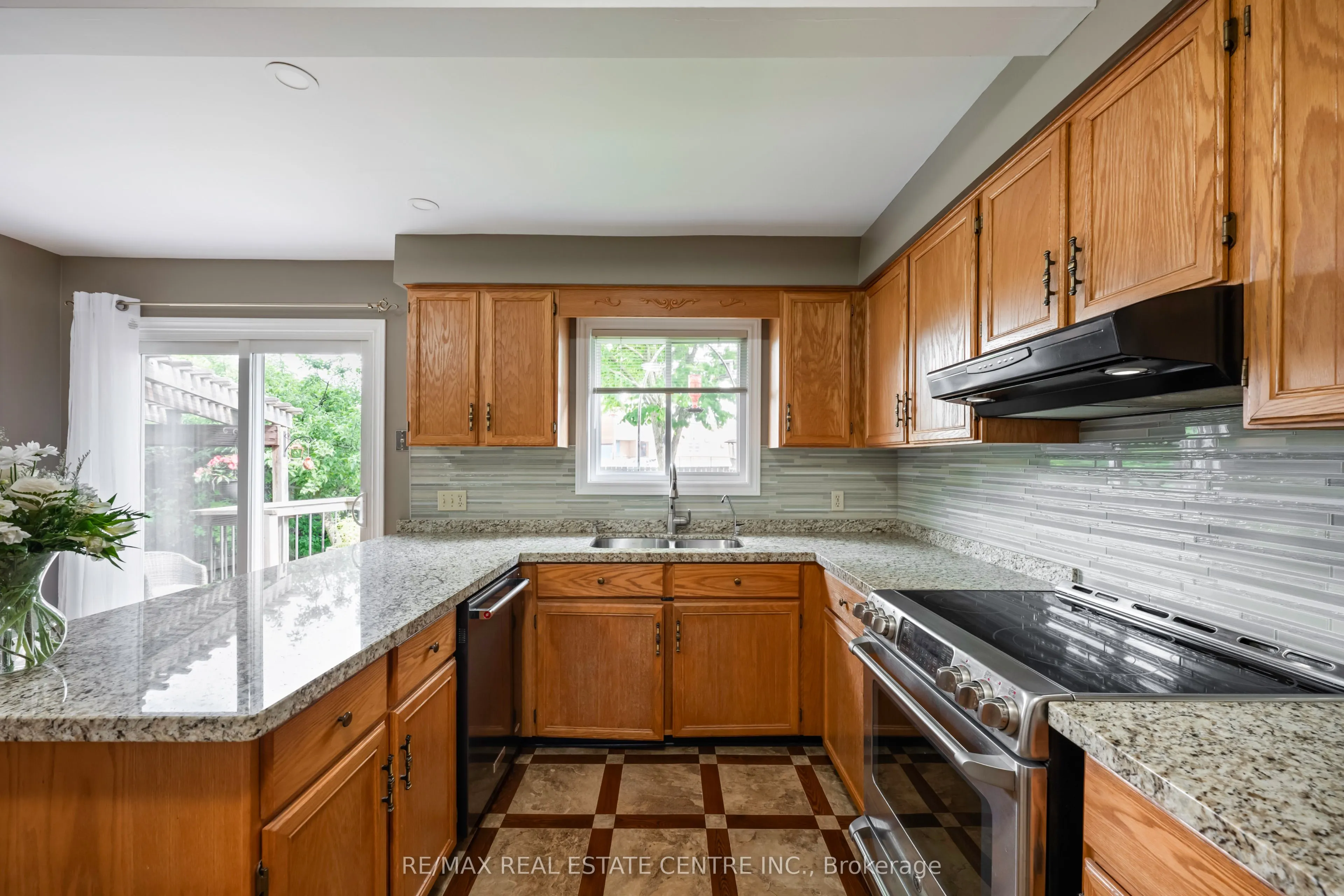 8 Passmore Avenue