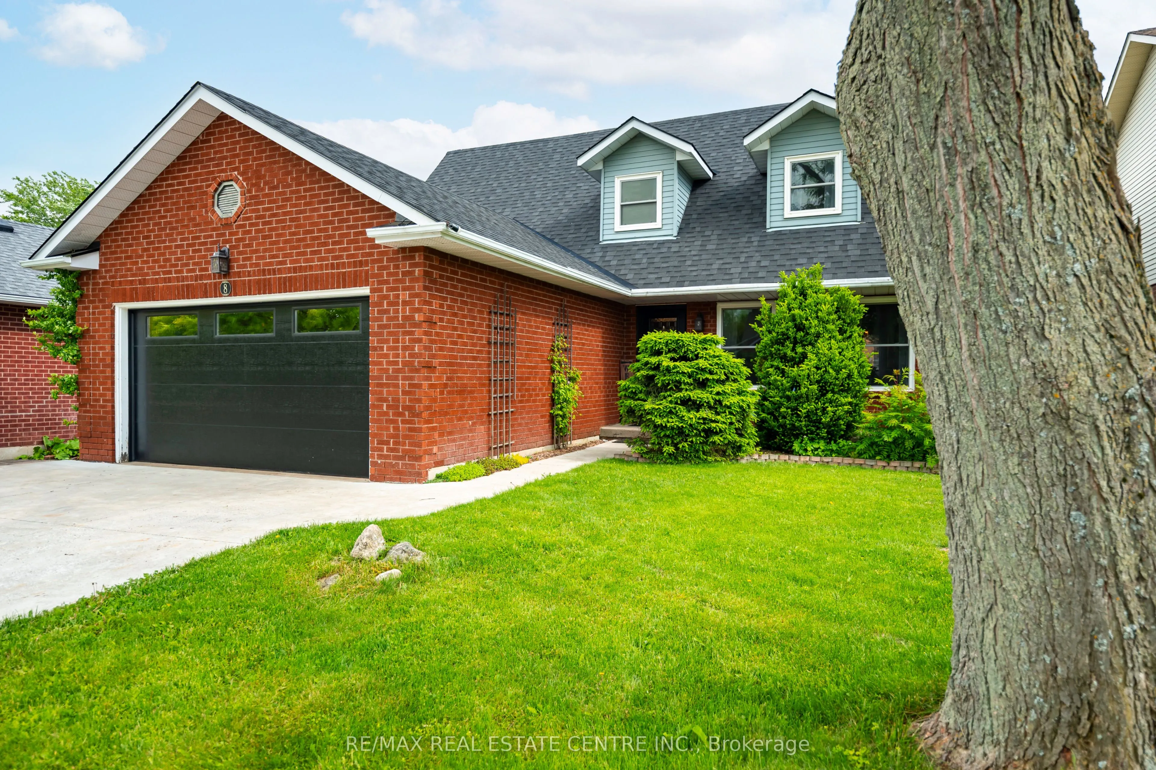 8 Passmore Avenue
