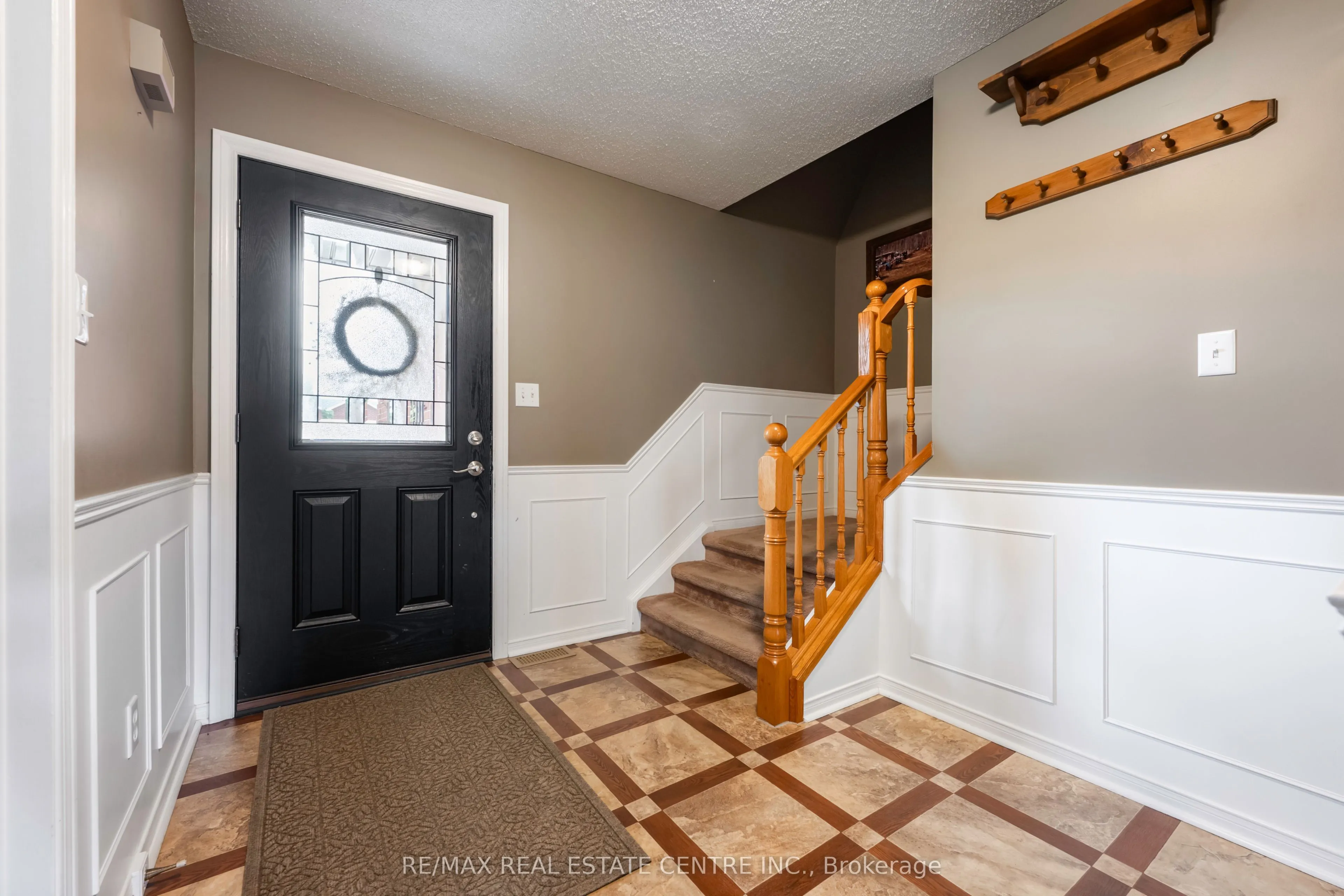 8 Passmore Avenue