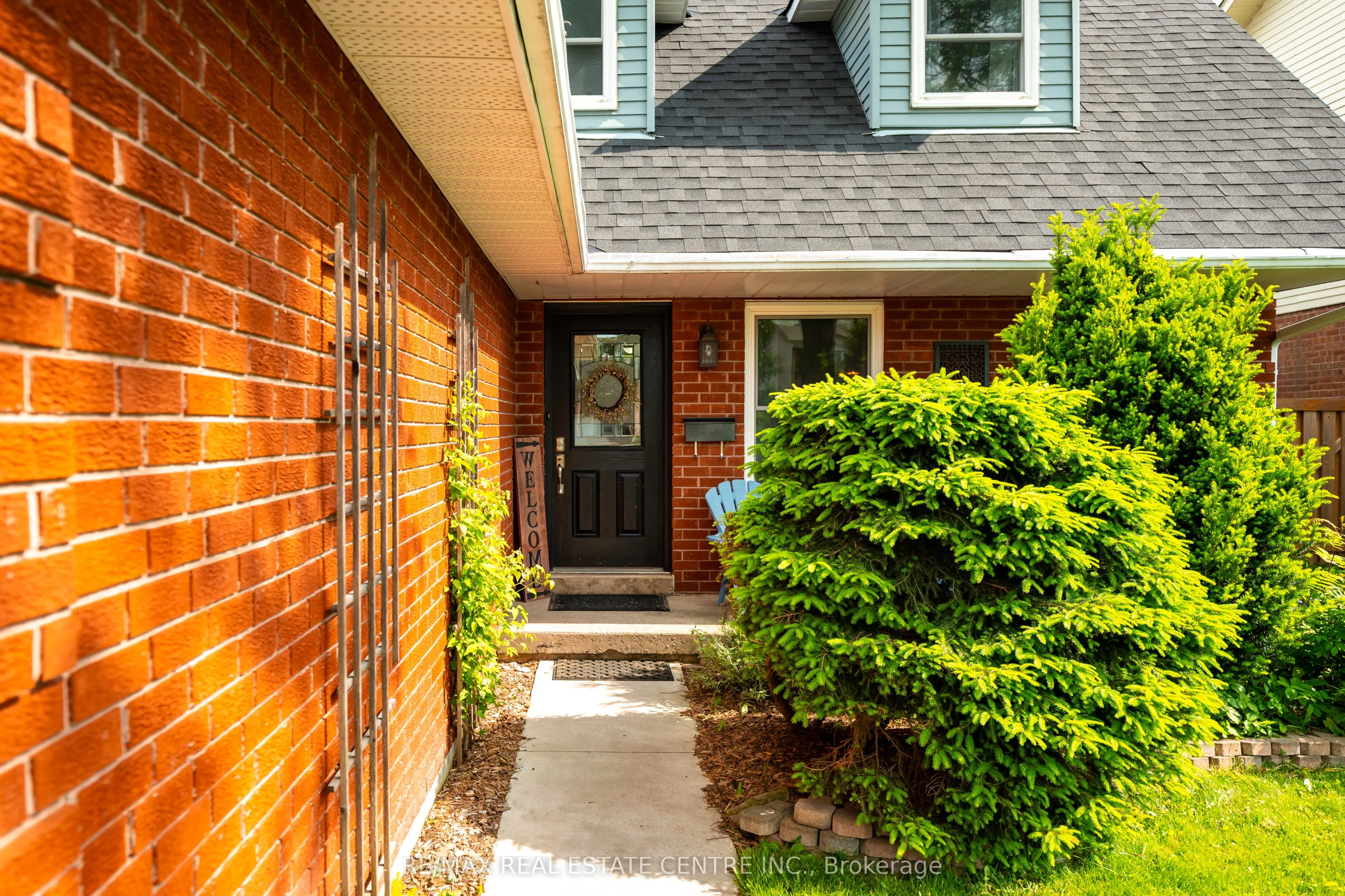 8 Passmore Avenue