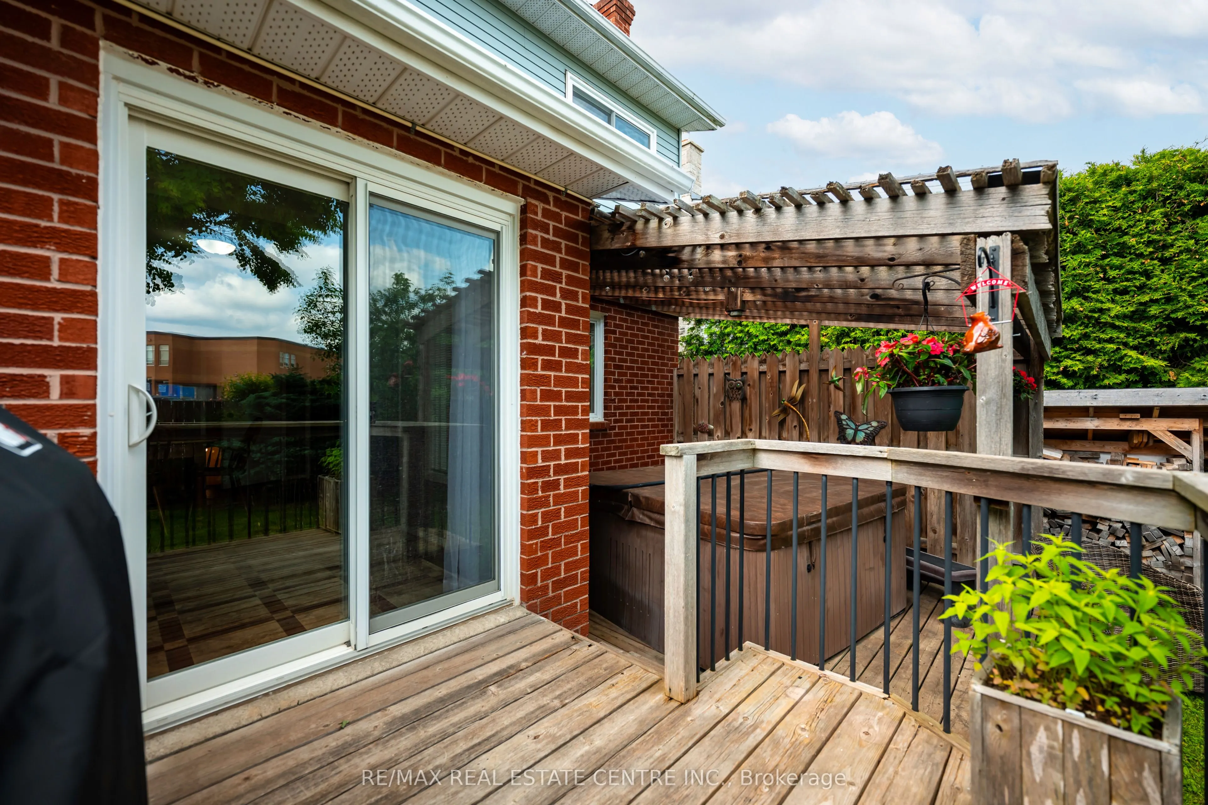 8 Passmore Avenue