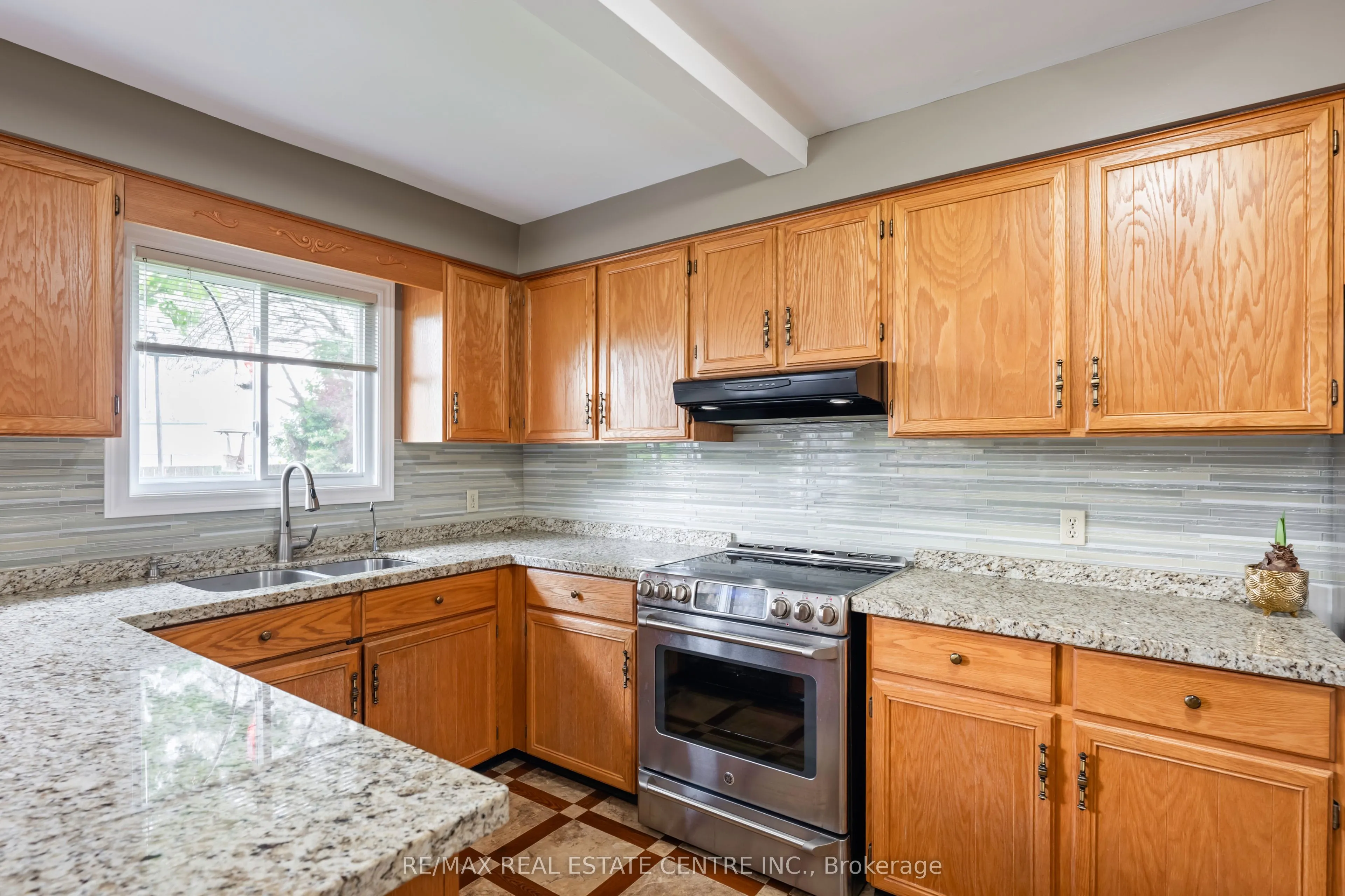 8 Passmore Avenue