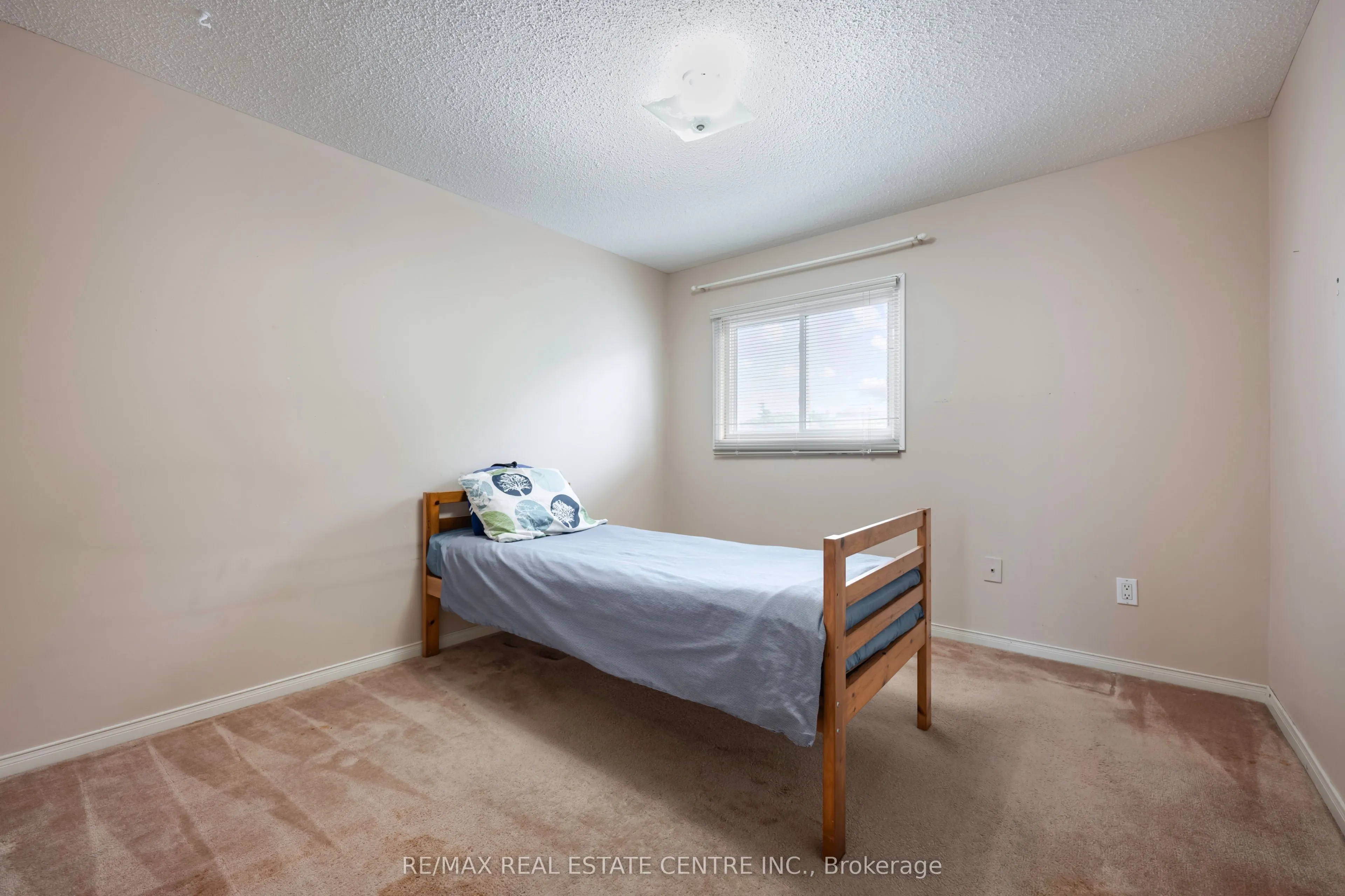 8 Passmore Avenue