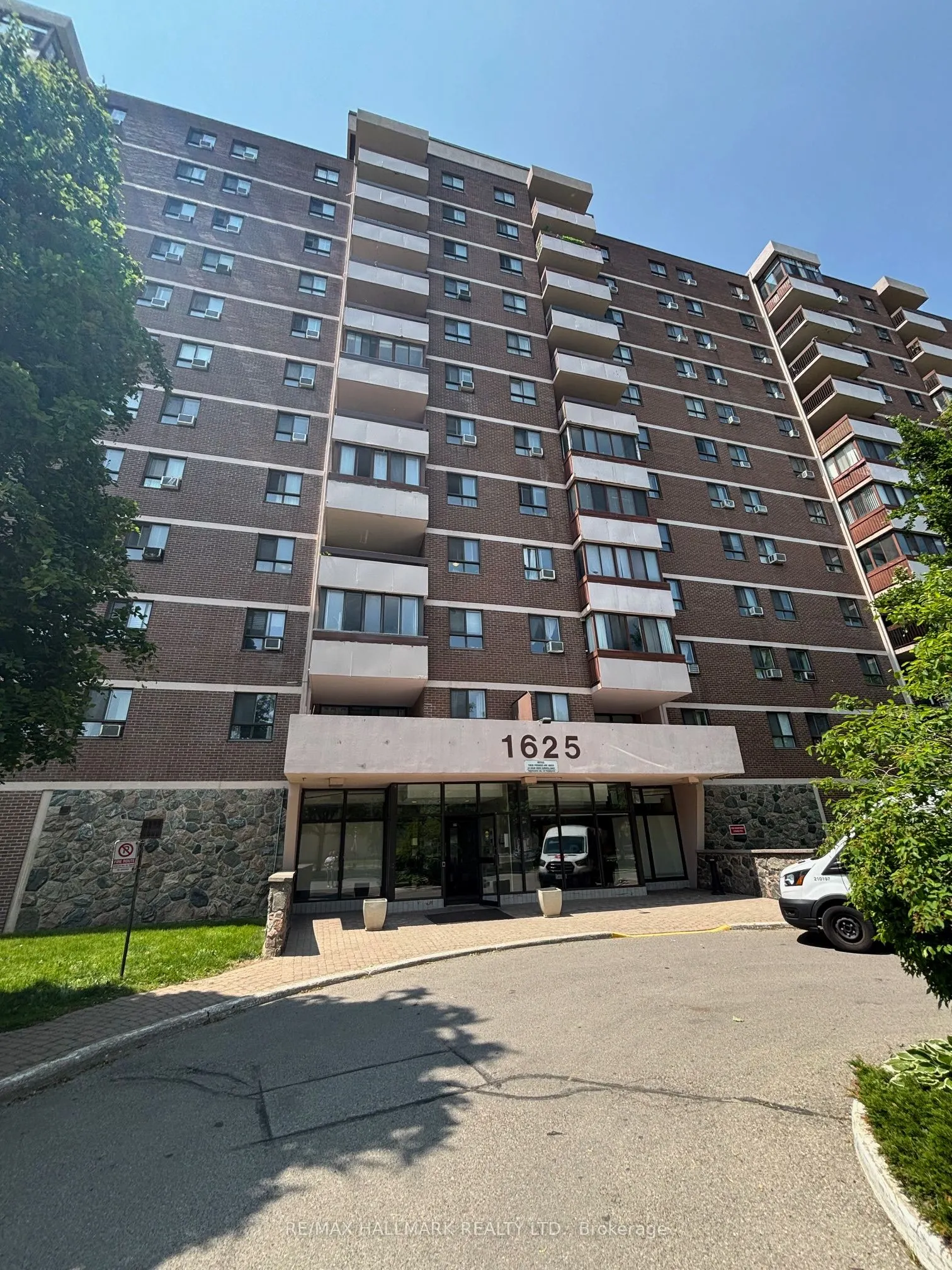 1625 Bloor Street, #213