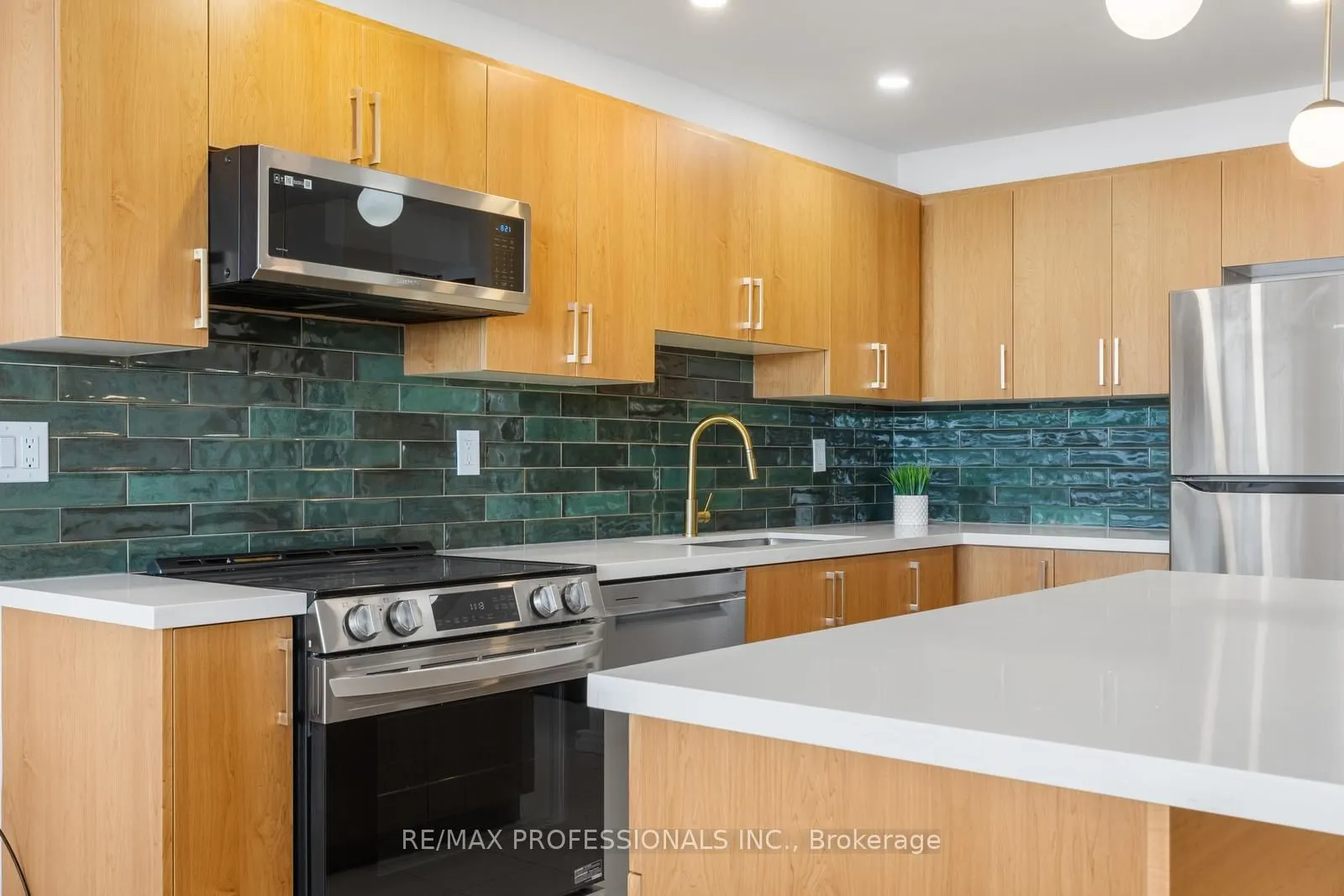 360 Ridelle Avenue, #2107