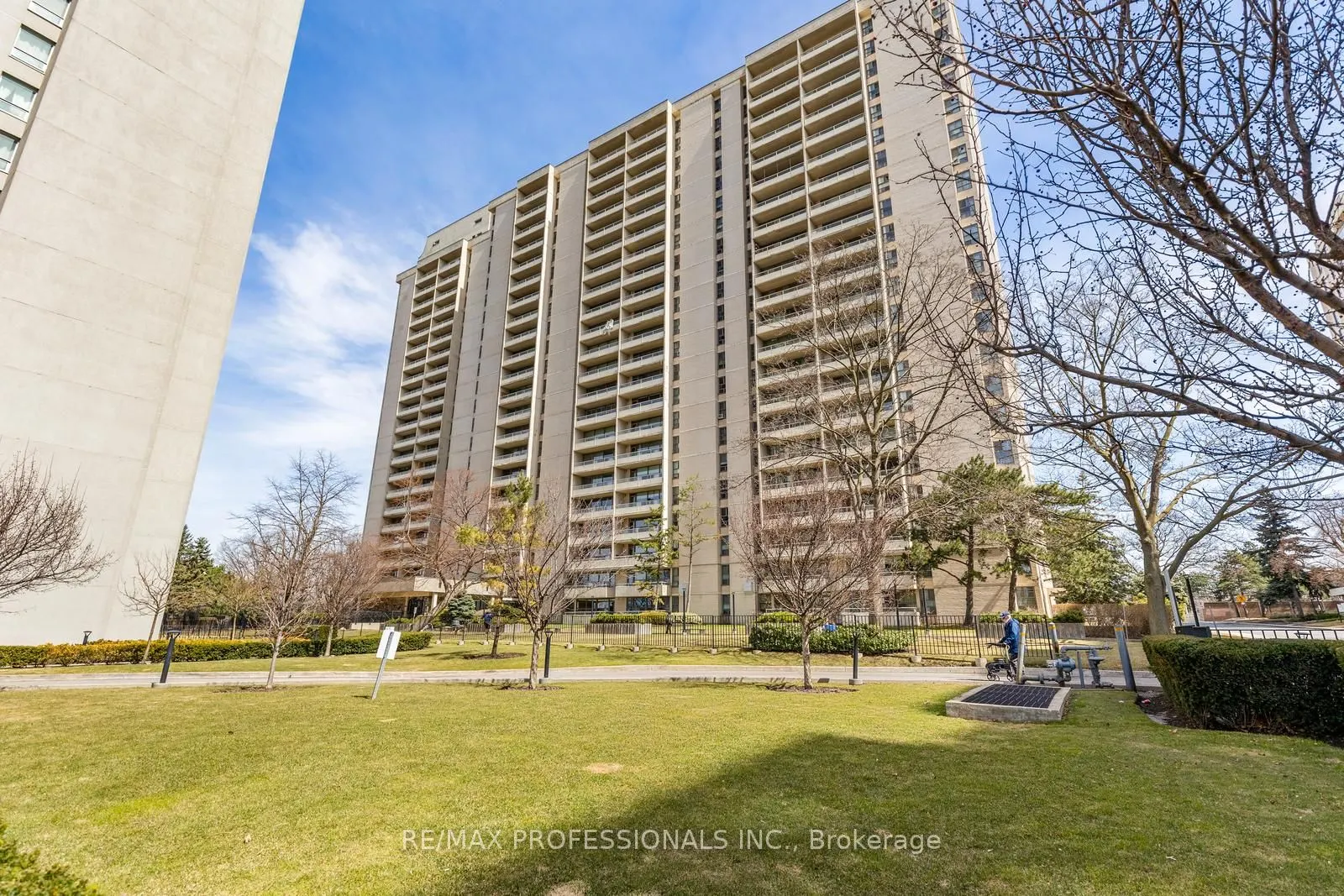 360 Ridelle Avenue, #2107