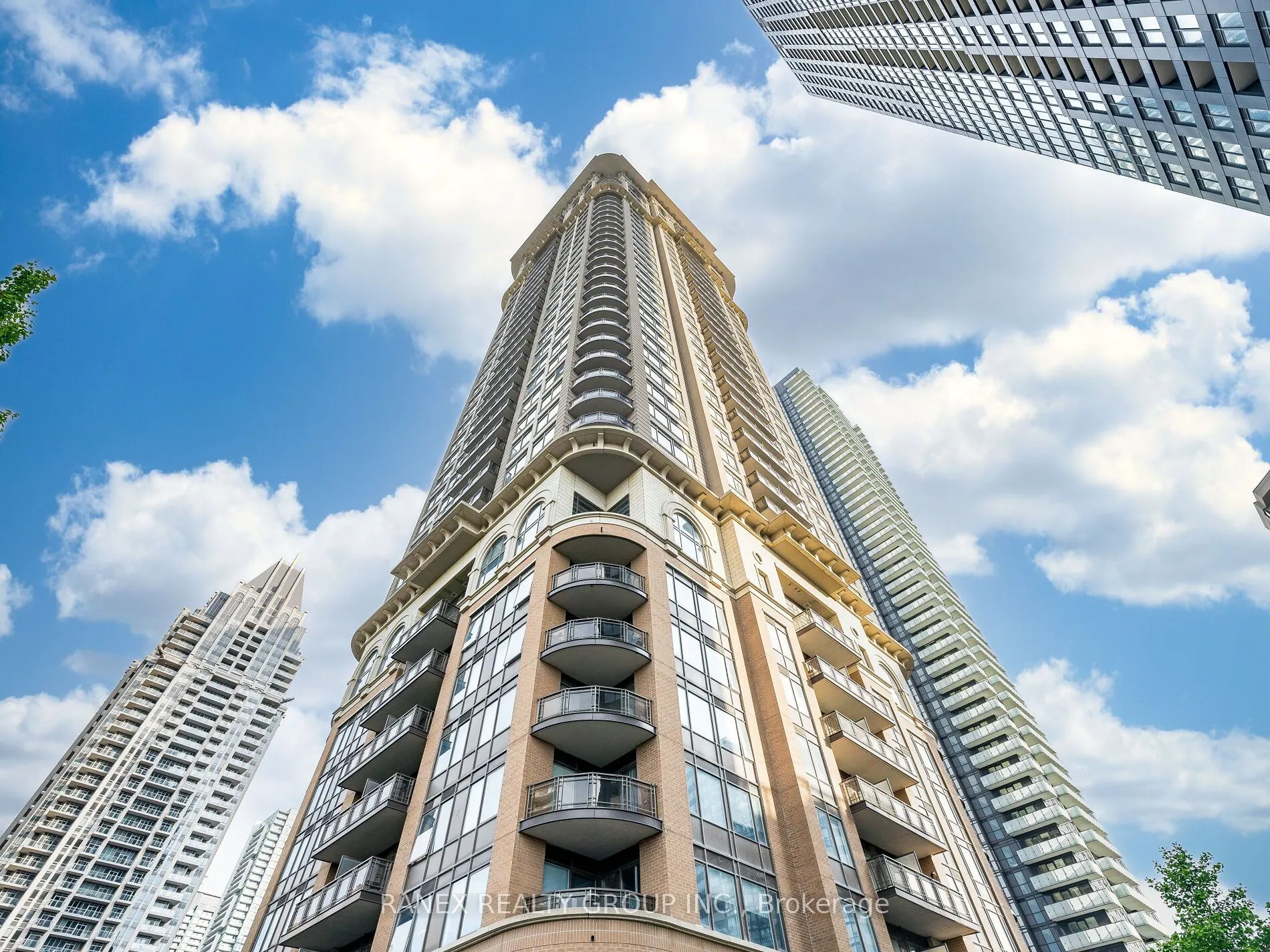 385 Prince Of Wales Drive, #416