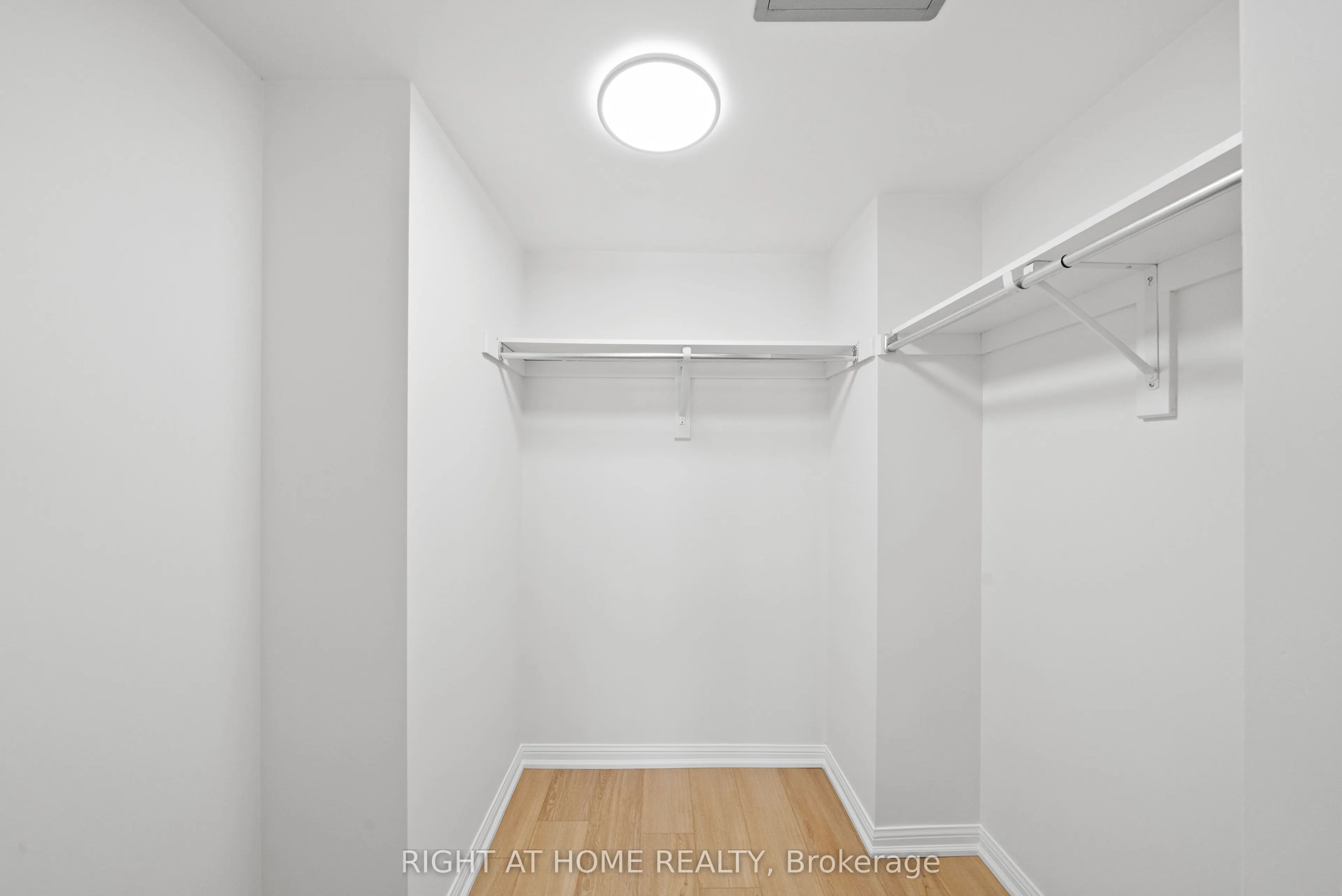 11 Foundry Avenue, #229
